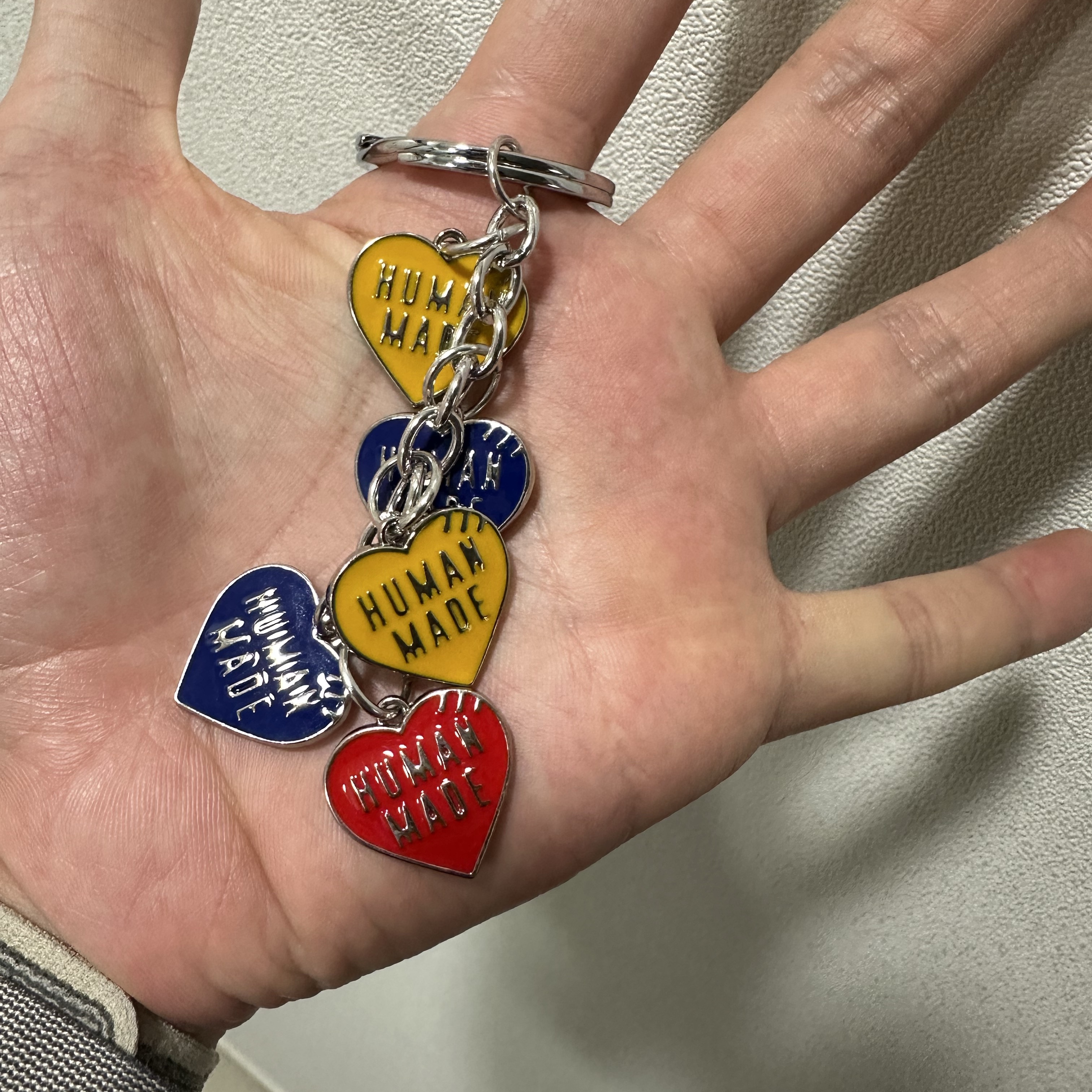 Human Made Heart Keycharm Navy Yellow Red 착용 스타일