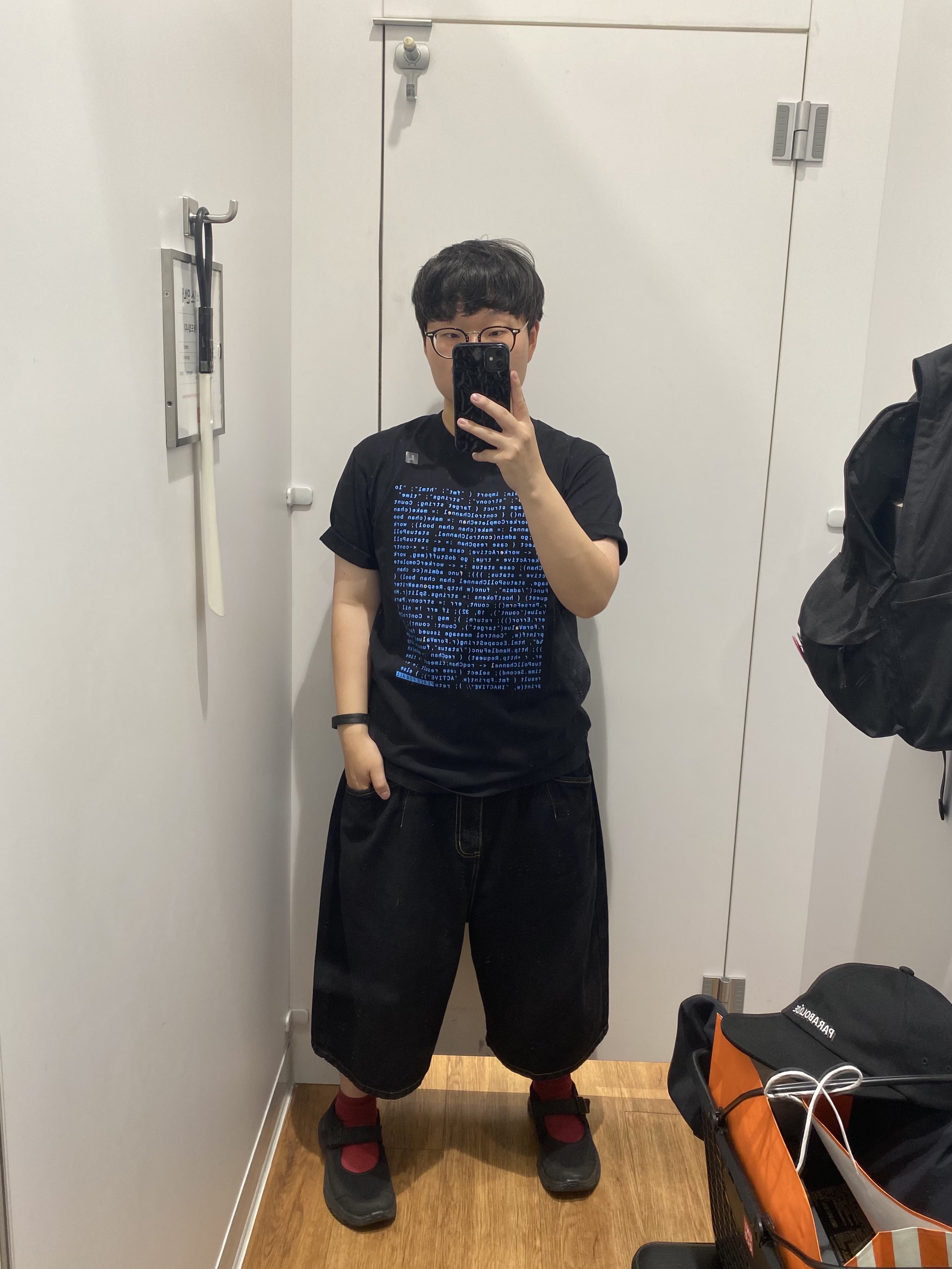 Willy Chavarria San Jose 95 Shorts Private Black, Salomon RX Marie Jeanne Black 착용 스타일 - 1