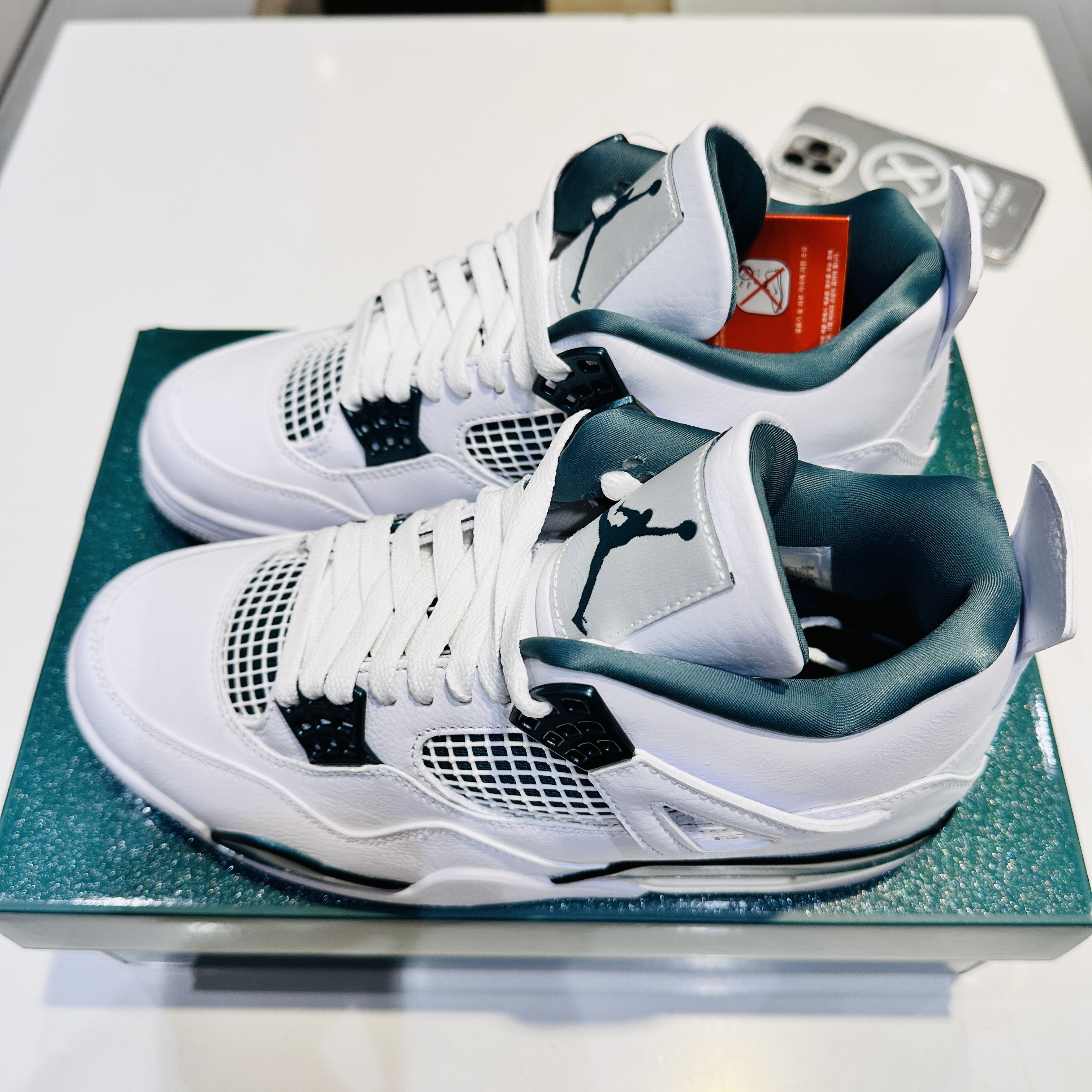Jordan 4 Retro Oxidized Green 착용 스타일 - 2