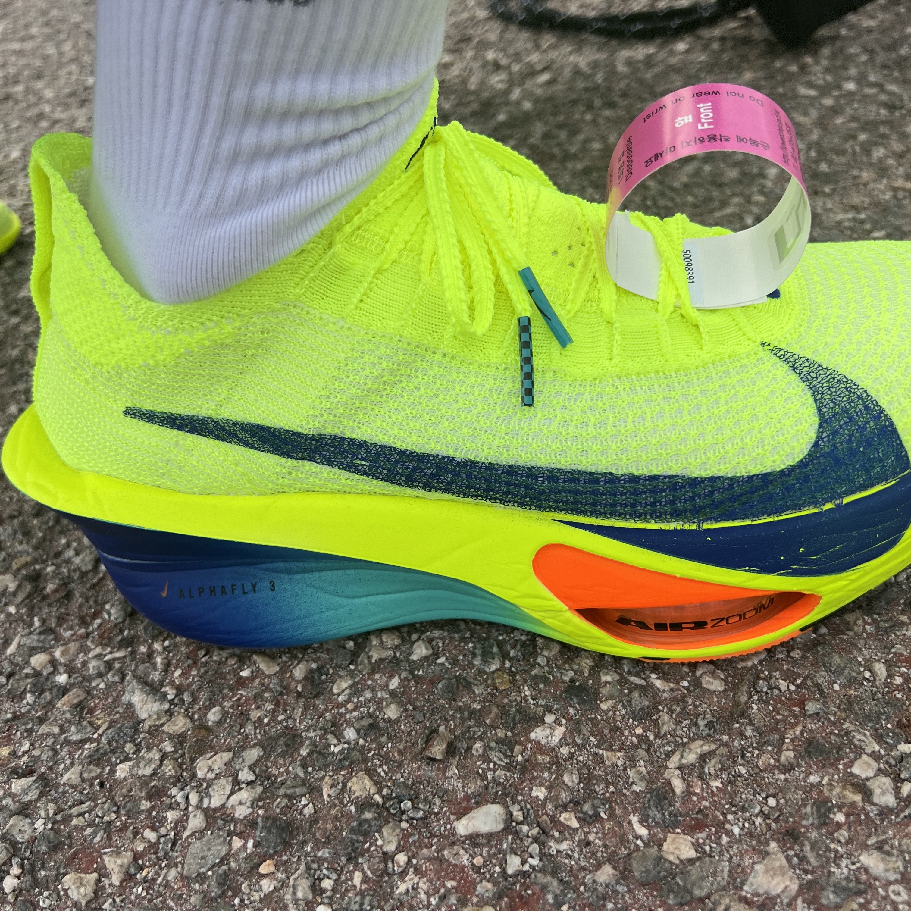 Nike Air Zoom Alphafly Next% 3 Volt 착용 스타일 - 1