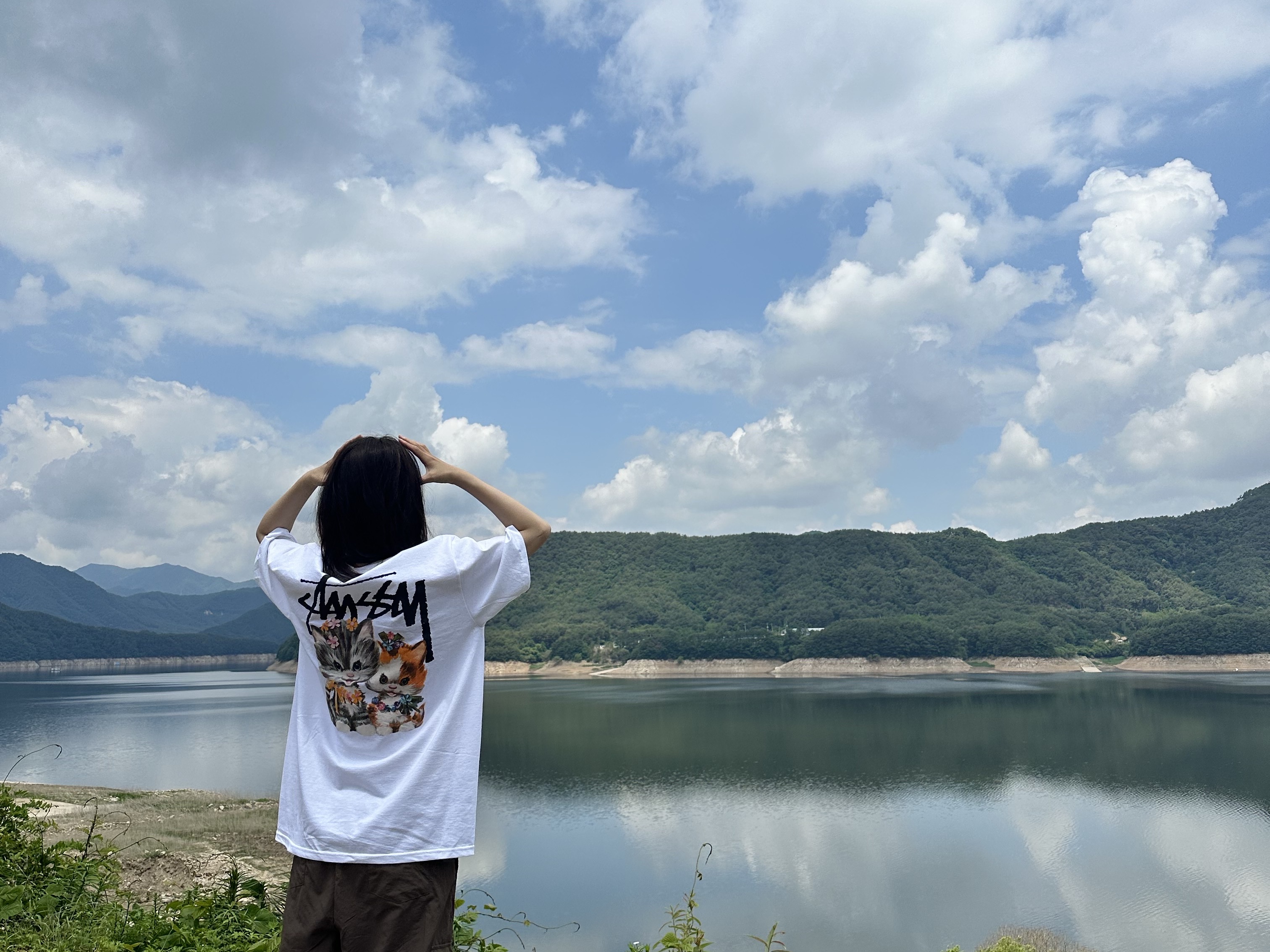 Stussy Kittens T-Shirt White 착용 스타일