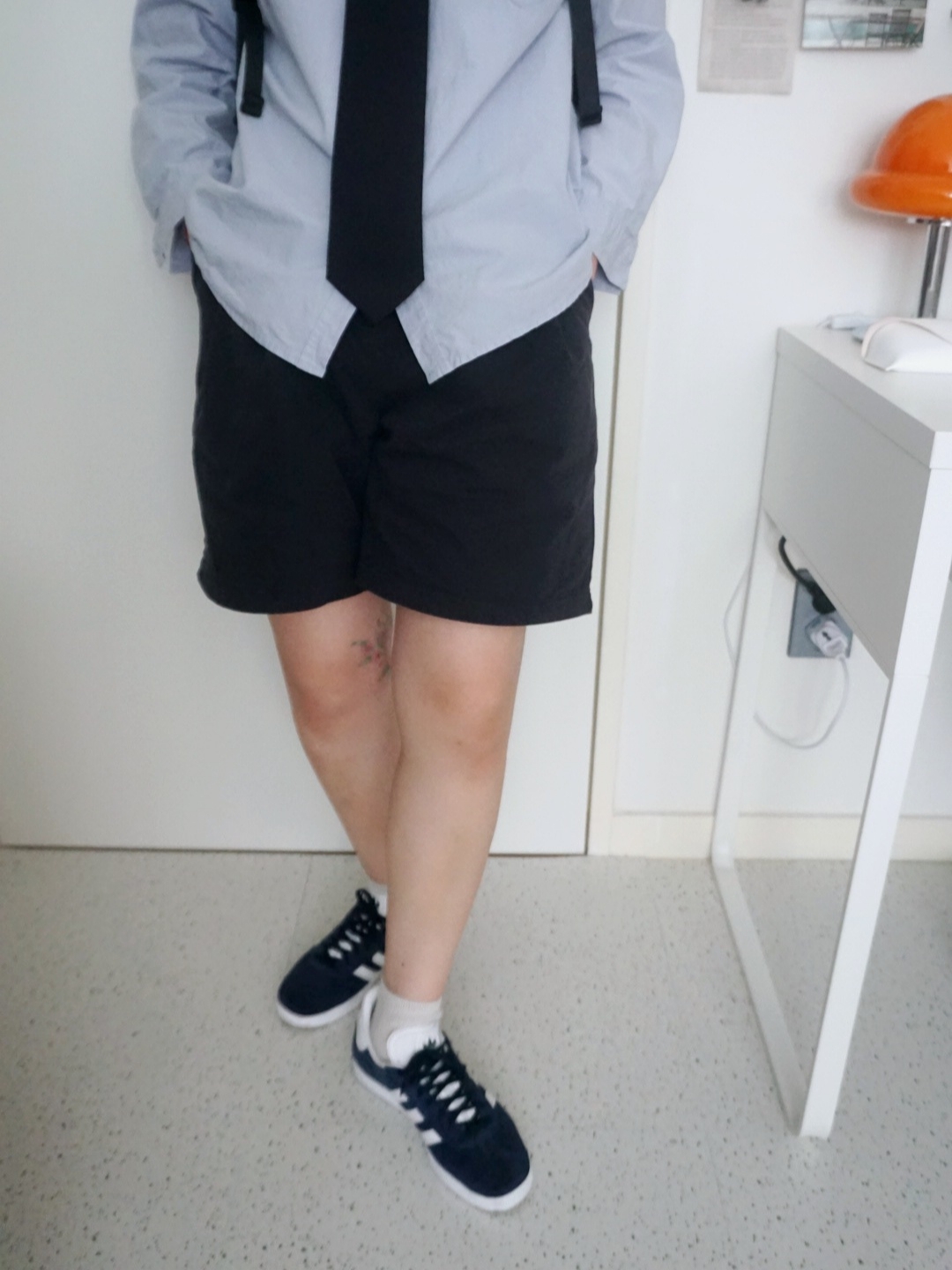 Adidas Gazelle Collegiate Navy 착용 스타일