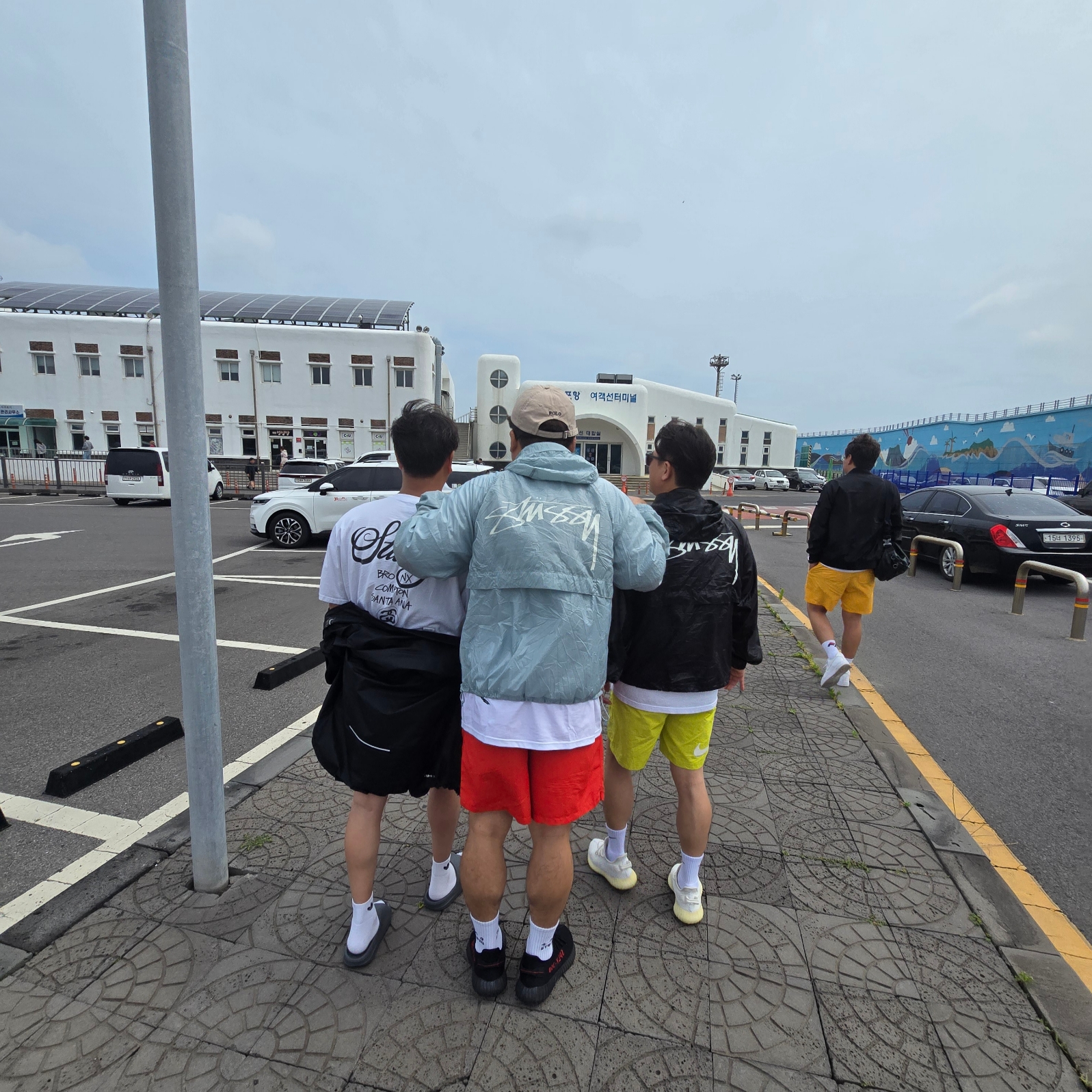 Stussy Stock Water Shorts Bright Red, Stussy Beach Shell Wrinkled Nylon Jacket Slate 착용 스타일 - 3