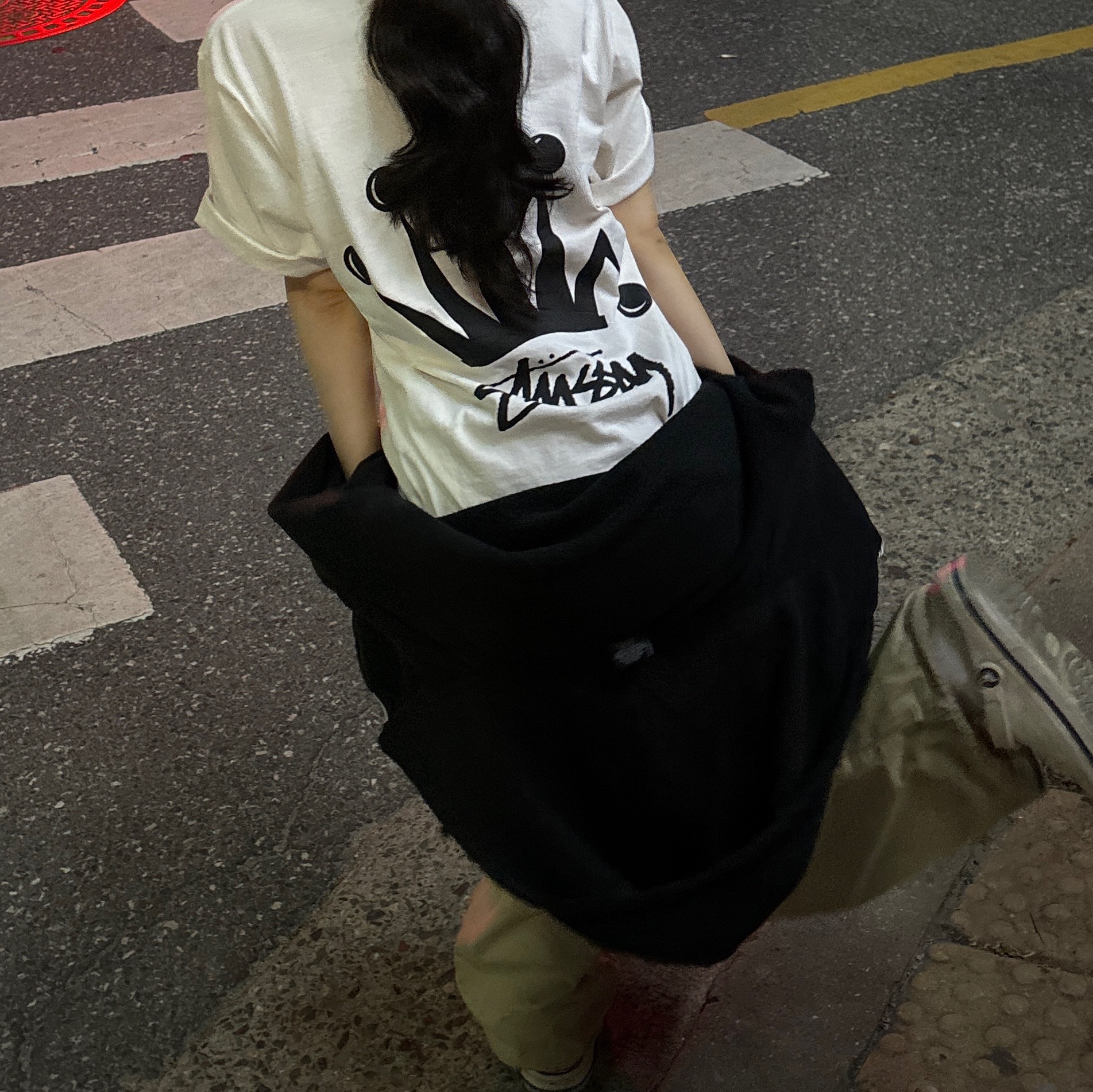 Stussy Regal Crown Pigment Dyed T-Shirt Natural 착용 스타일