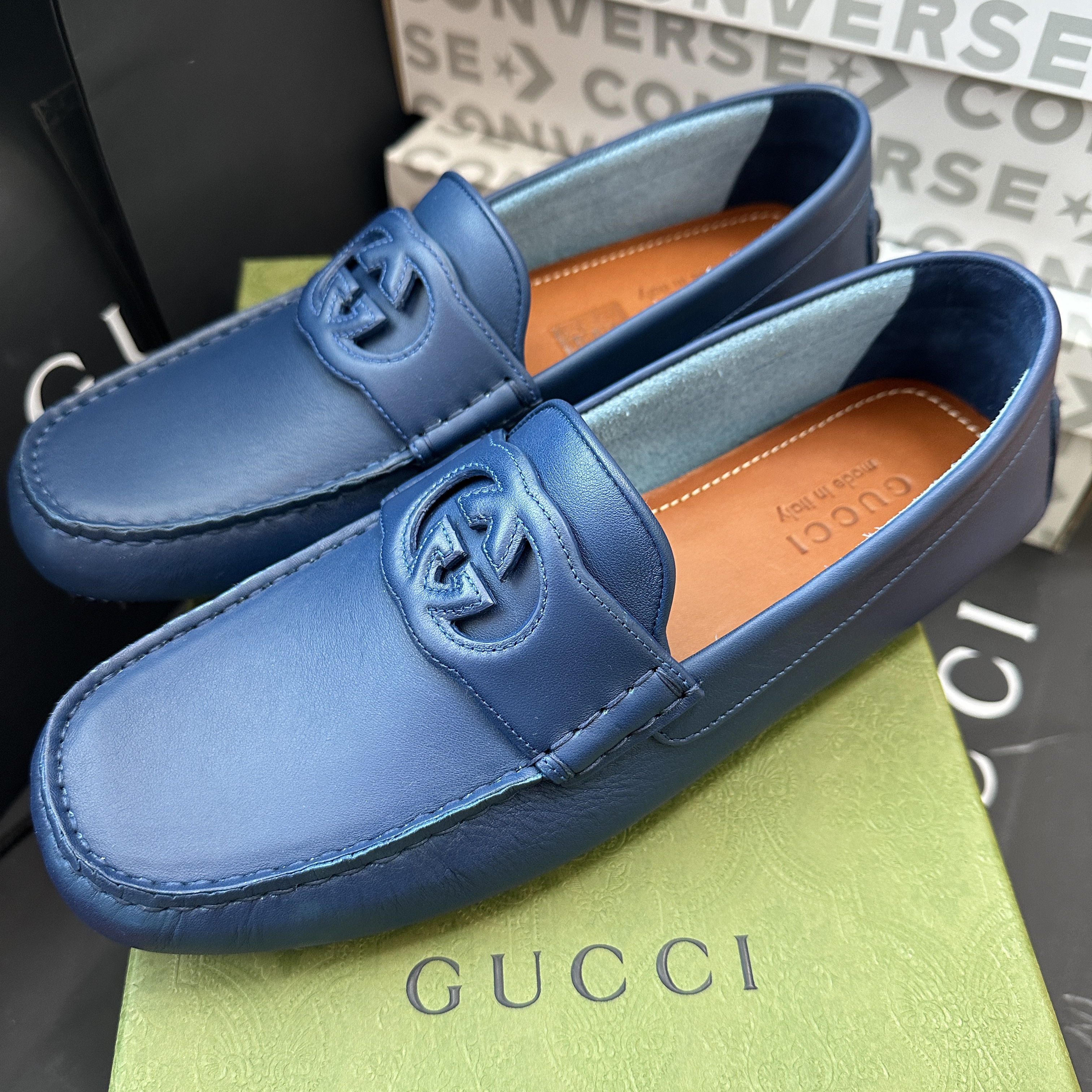Gucci Interlocking G Driver Blue Leather 착용 스타일 - 2