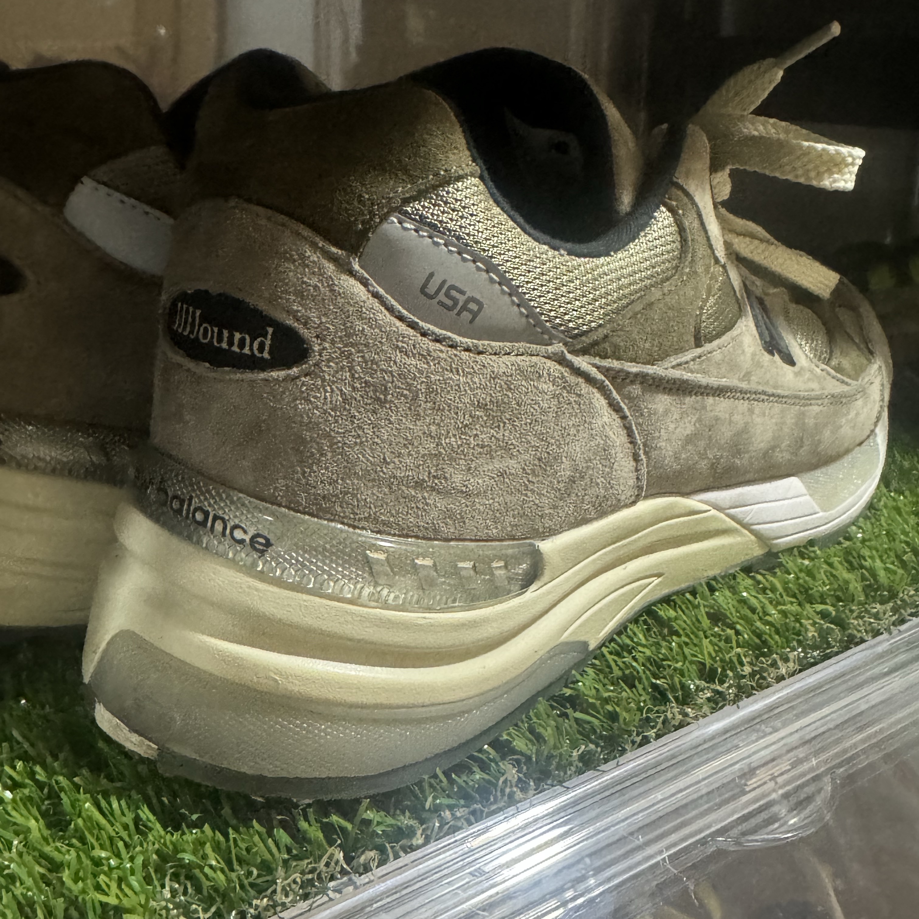New Balance x JJJJound 992 Made in USA Grey 착용 스타일 - 1