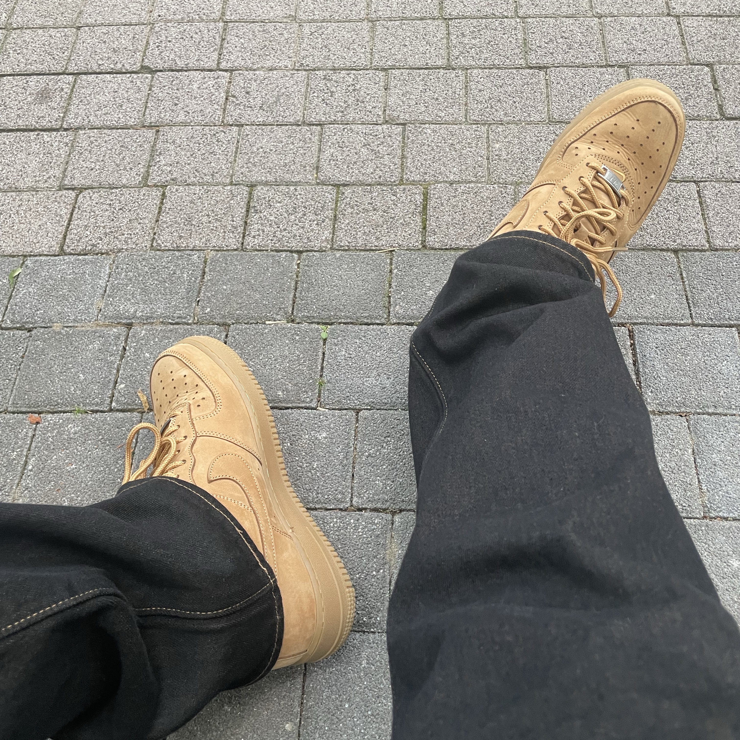 Stussy x Levi's Crispy Rinse 568 Jean Black 착용 스타일