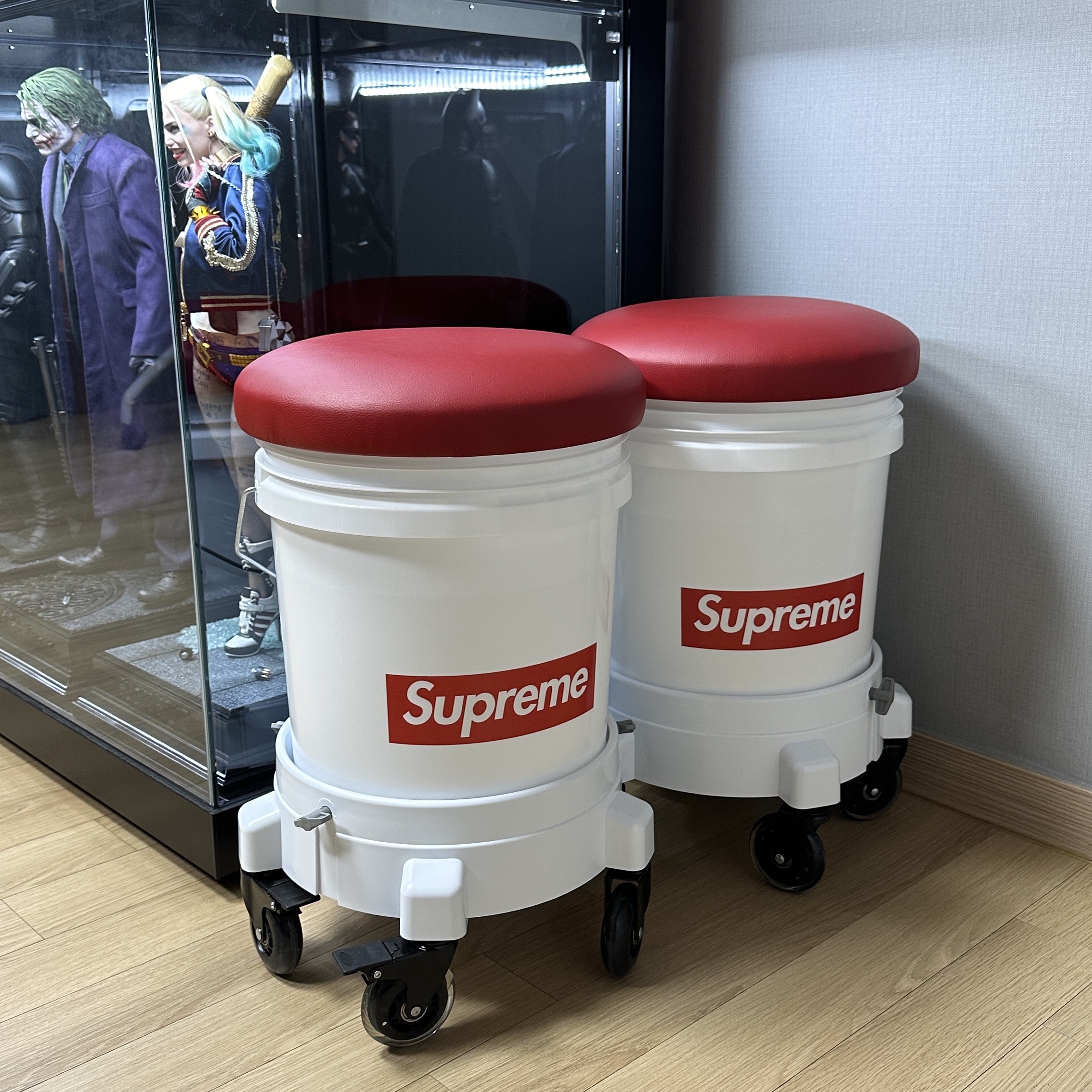Supreme x Leaktite 5-Gallon Bucket White - 24SS 착용 스타일 - 1