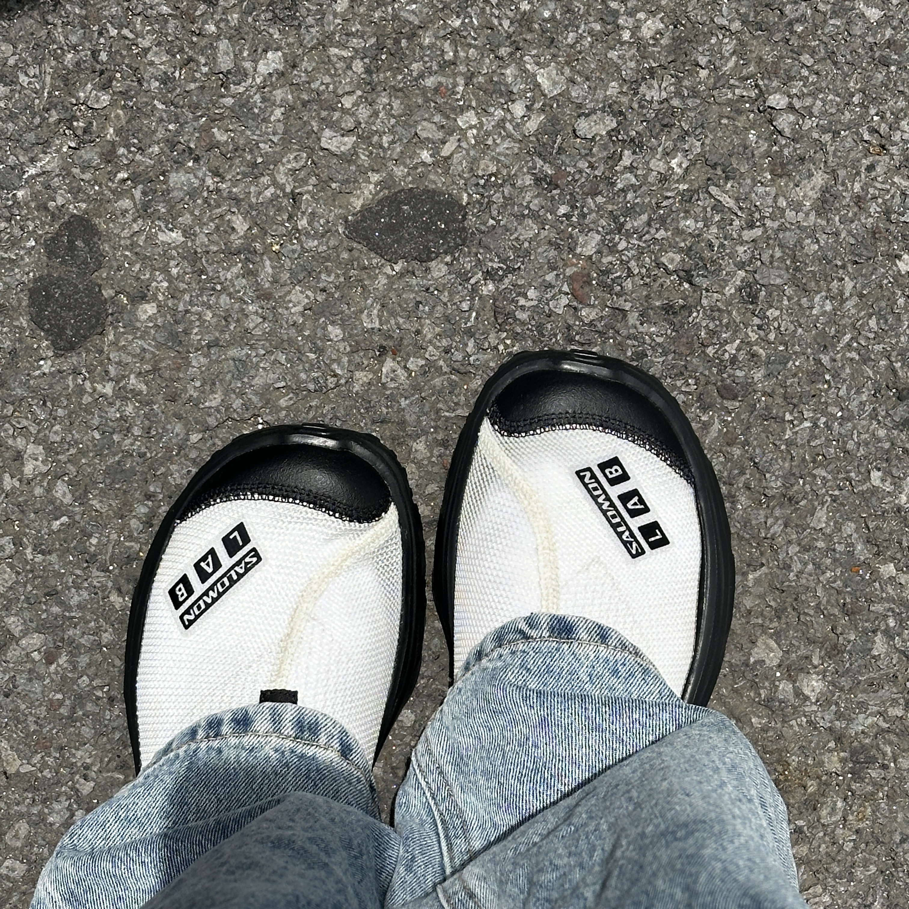 Salomon x Sandy Liang RX Moc 3.0 Black White 착용 스타일 - 2