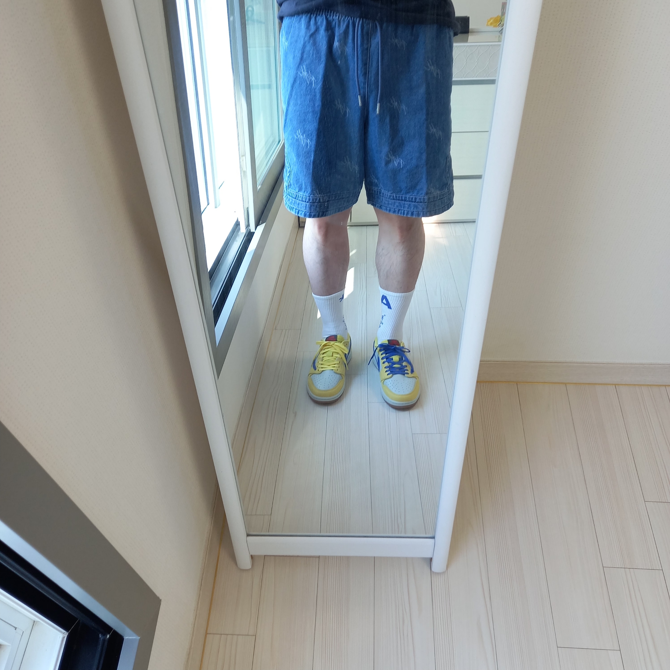 Nike x Supreme SB Dunk Low Hyper Blue, (W) Jordan 1 x Travis Scott Retro Low OG SP Canary 착용 스타일 - 10