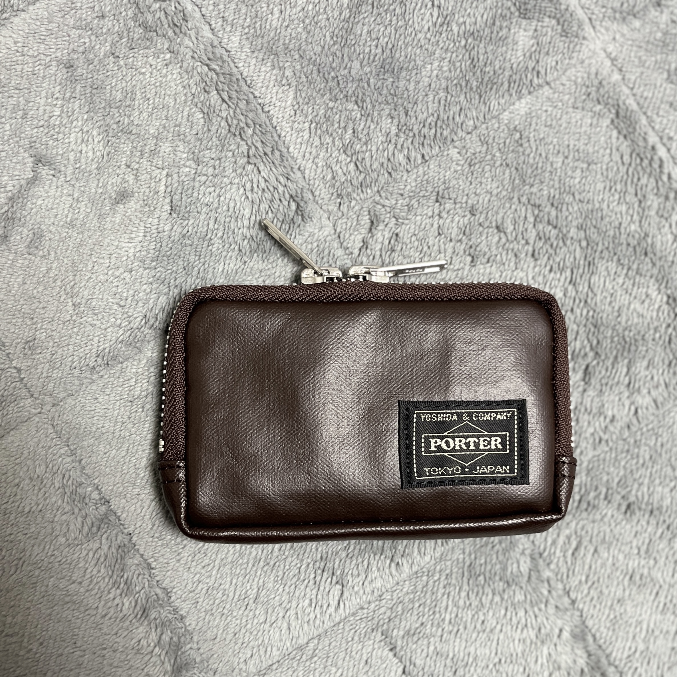 Porter Freestyle Multi Coin Case Brown 착용 스타일 - 1
