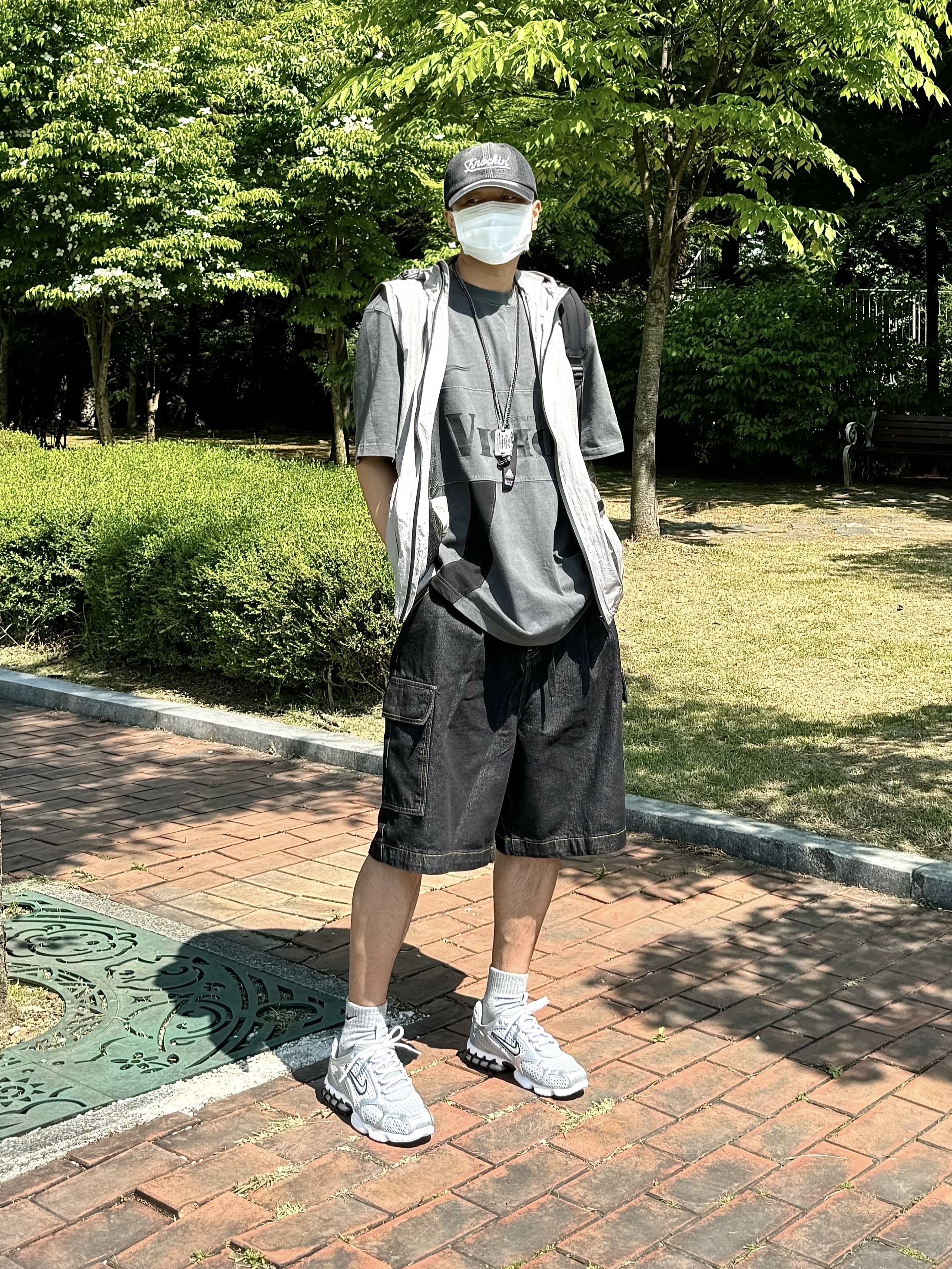 Nike Air Zoom Spiridon Cage 2 Metallic Silver 착용 스타일 - 1