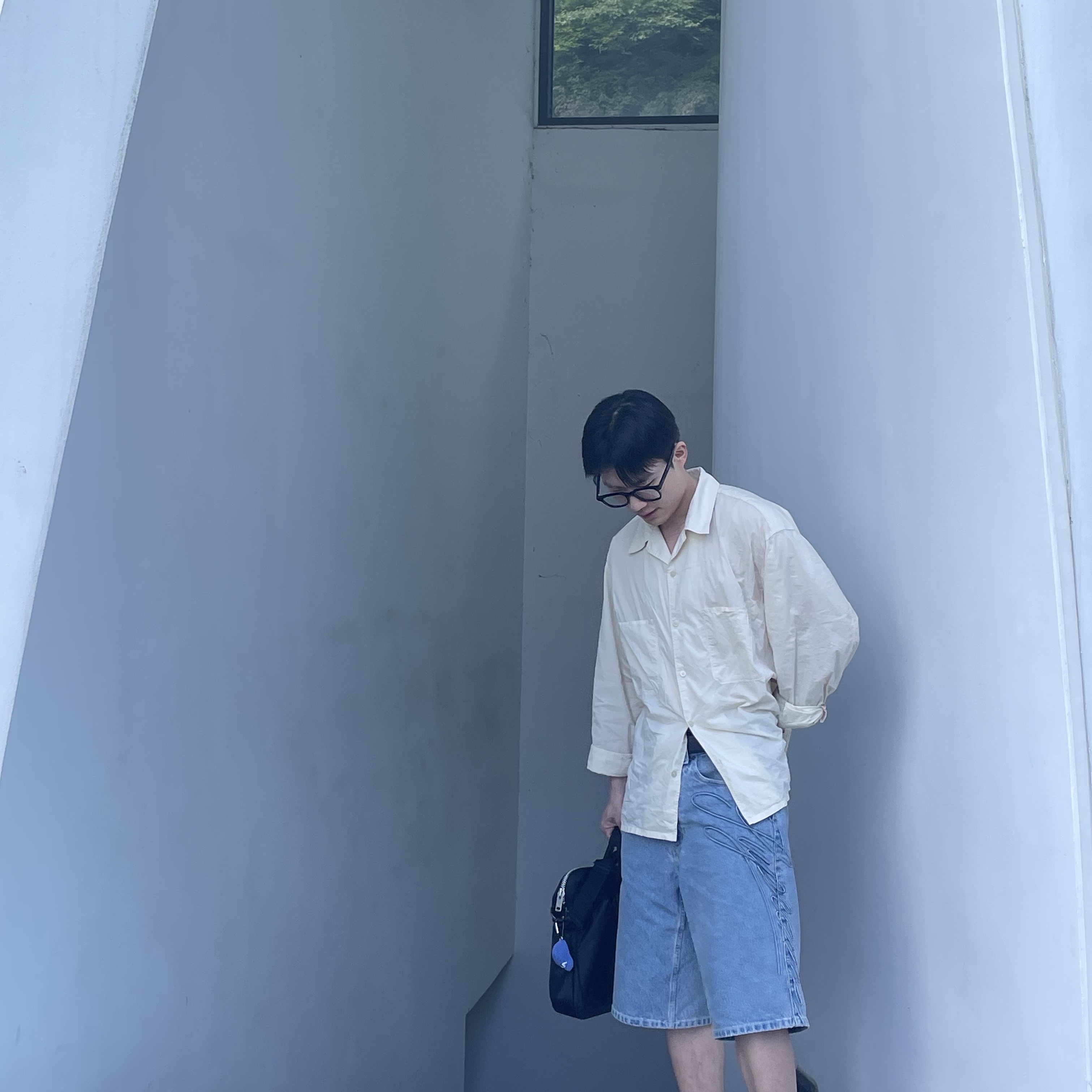 Supreme Script Baggy Denim Short Washed Indigo - 24SS, Porter Tanker 2Way Briefcase Black 착용 스타일 - 2