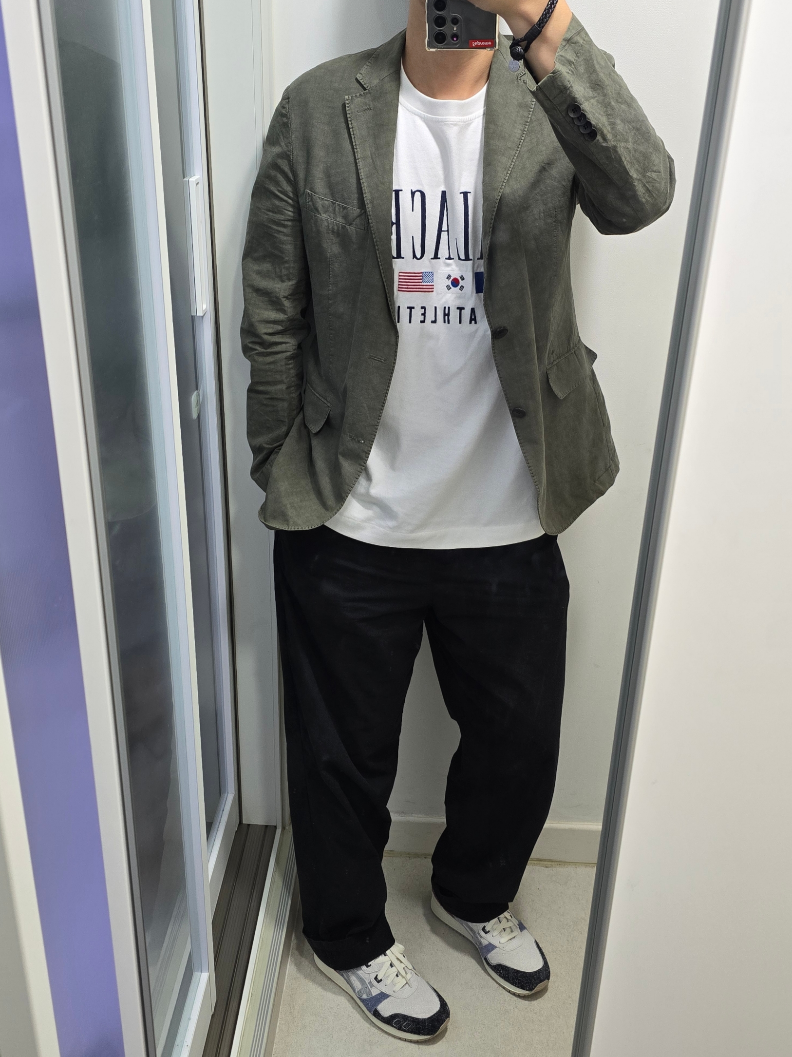 Asics x Kith Gel-Lyte III Remastered Seoul Cream, Palace x Gap Heavy Jersey T-Shirt White - 24SS 착용 스타일 - 1