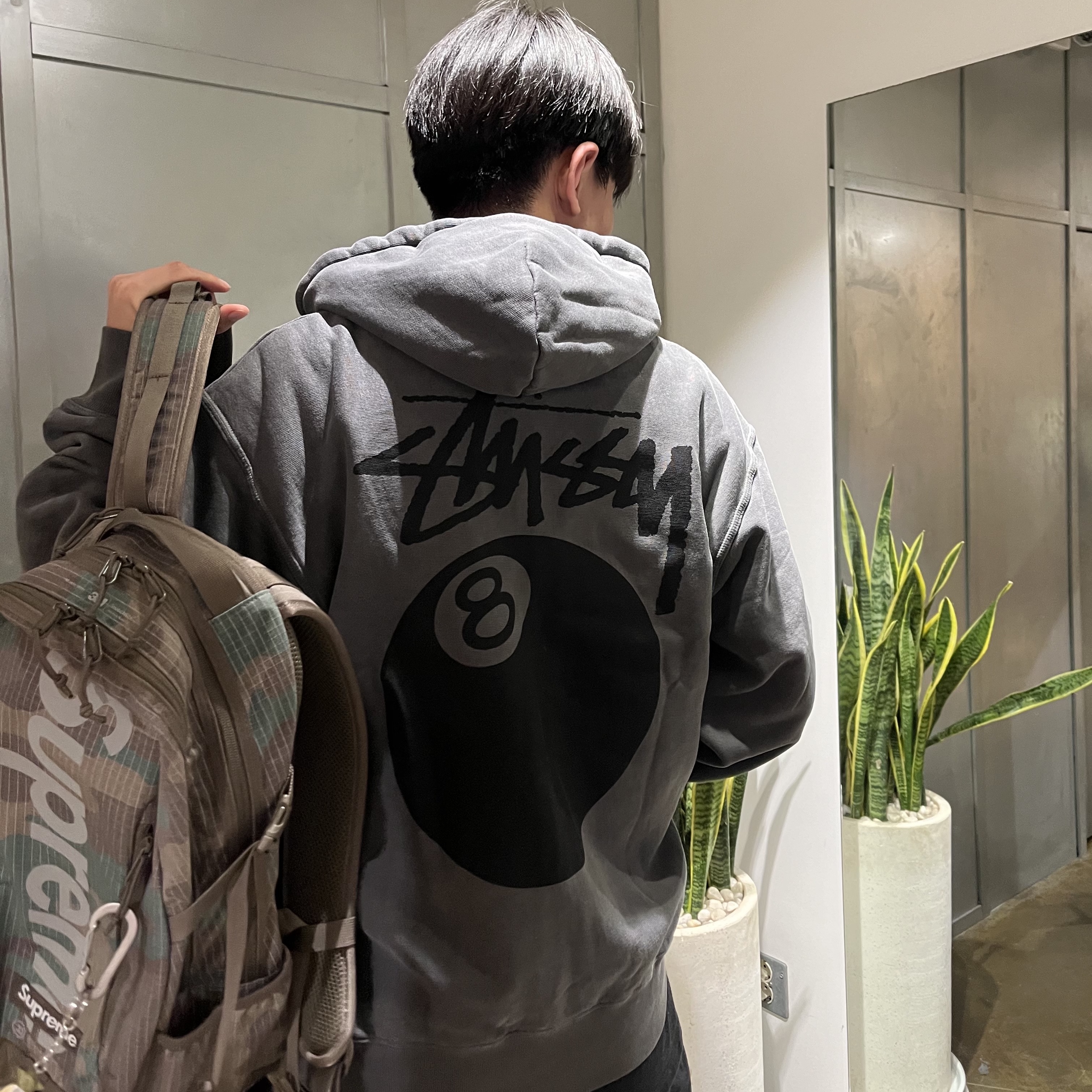 Supreme Backpack Woodland Camo - 24SS, Stussy 8 Ball Pigment Dyed Zip Hoodie Black 착용 스타일