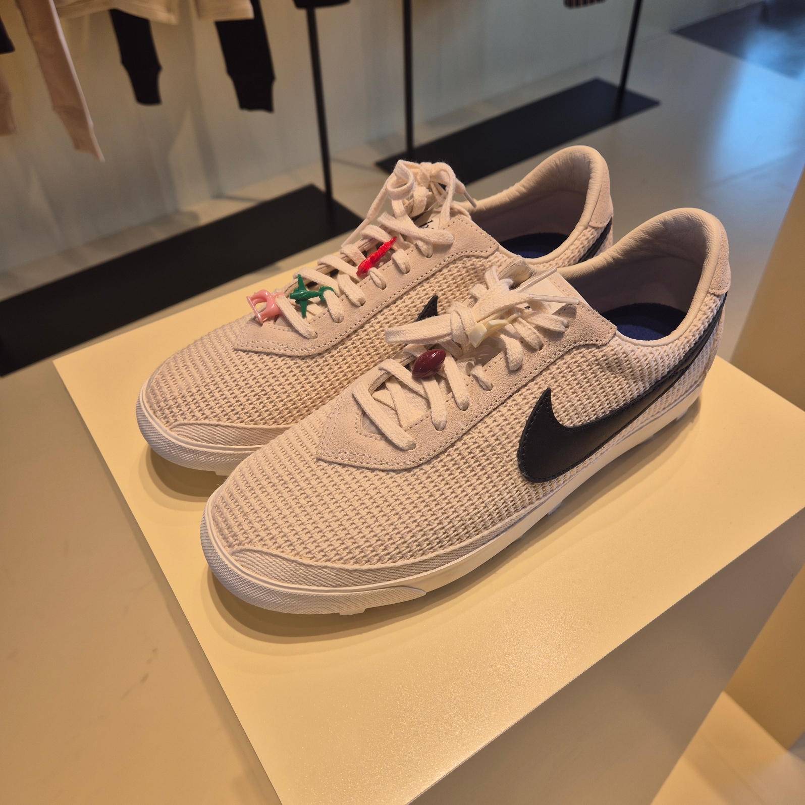 Nike x Bode Astrograbber SP Light Cream and Black, Polyteru Human Index Index Track Pants Black/White 착용 스타일 - 1