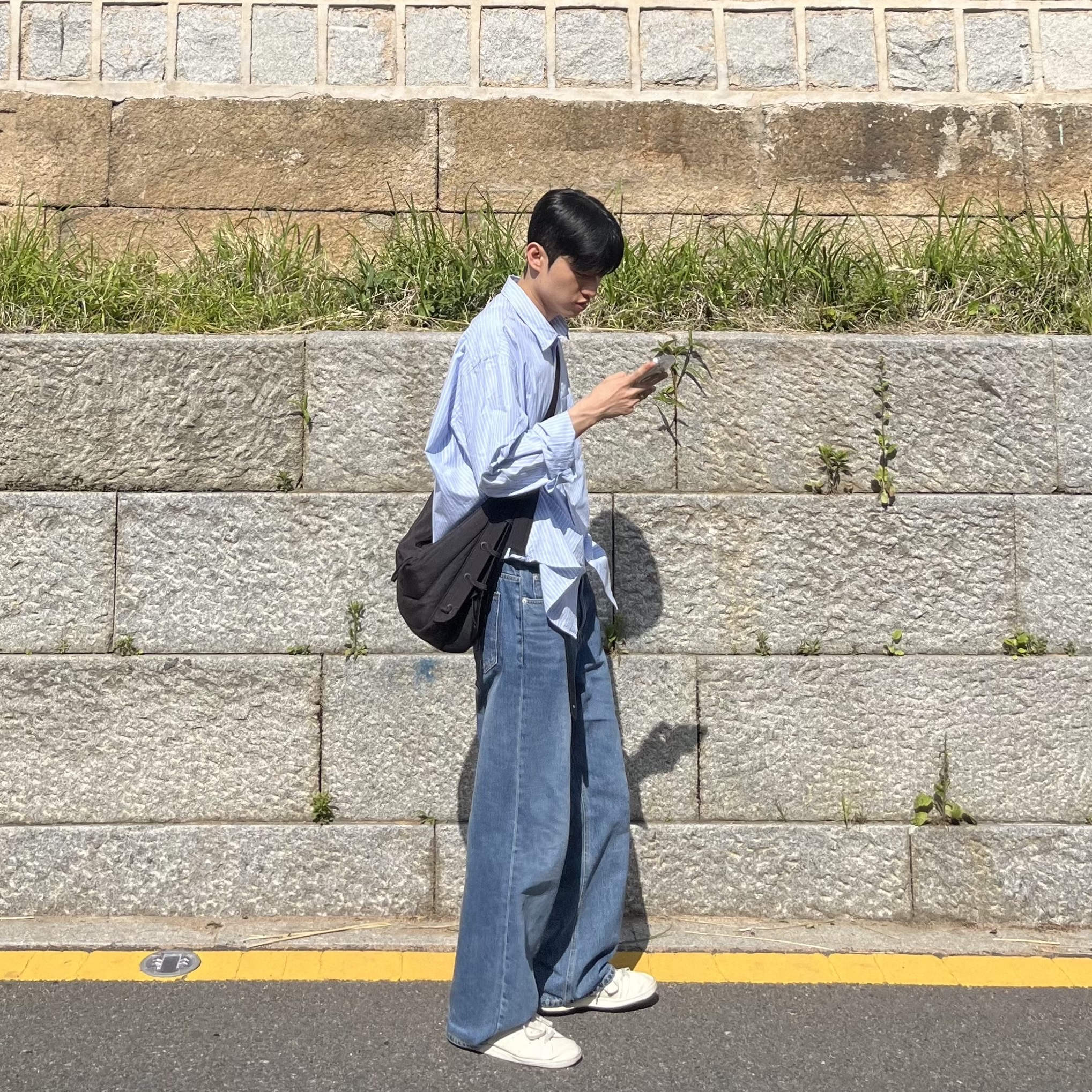 Pottery Comfort Shirt Sax Stripe, Lemaire Medium Soft Game Bag Nylon Canvas Dark Chocolate 착용 스타일 - 1