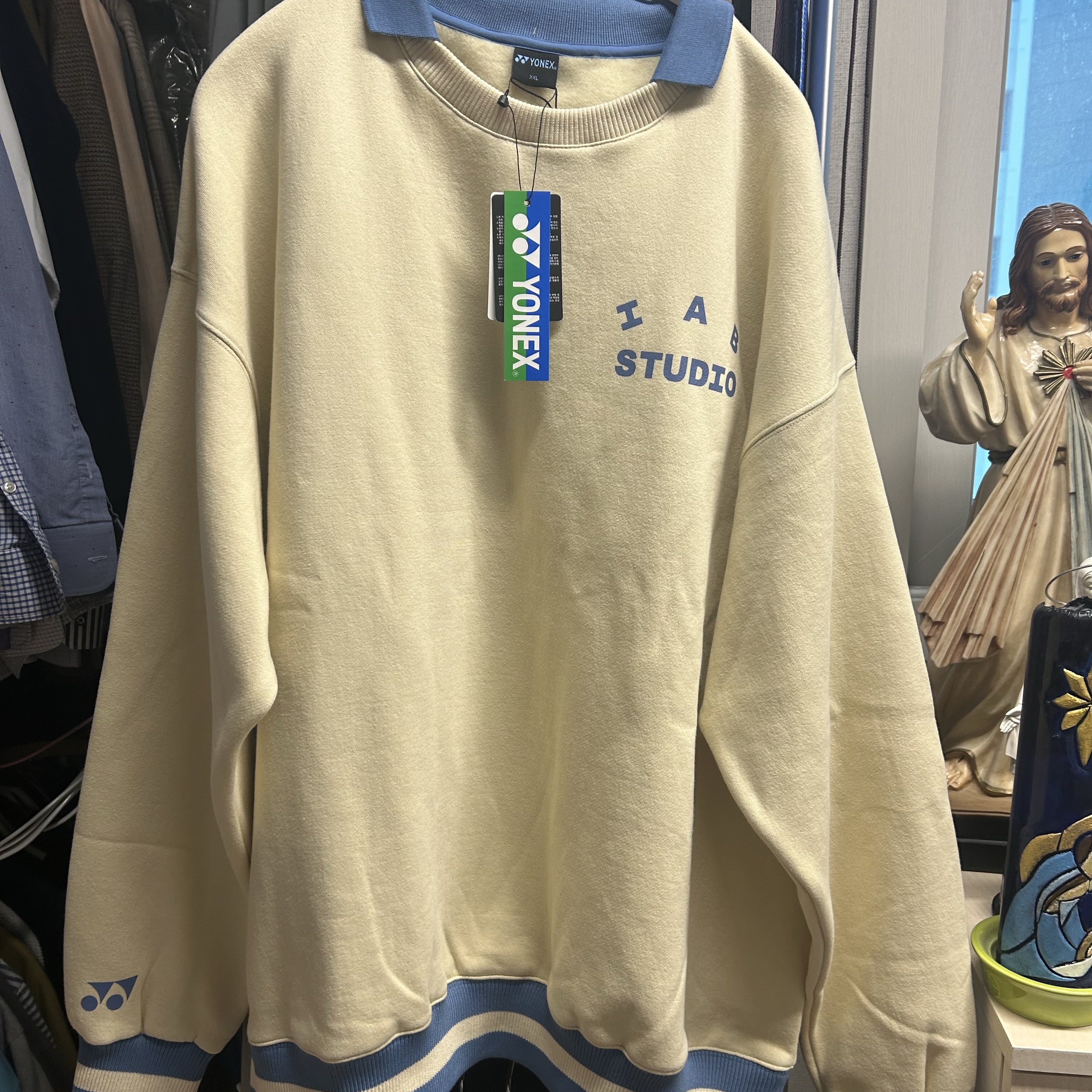 IAB Studio x Yonex Sweatshirt Reed Yellow 착용 스타일