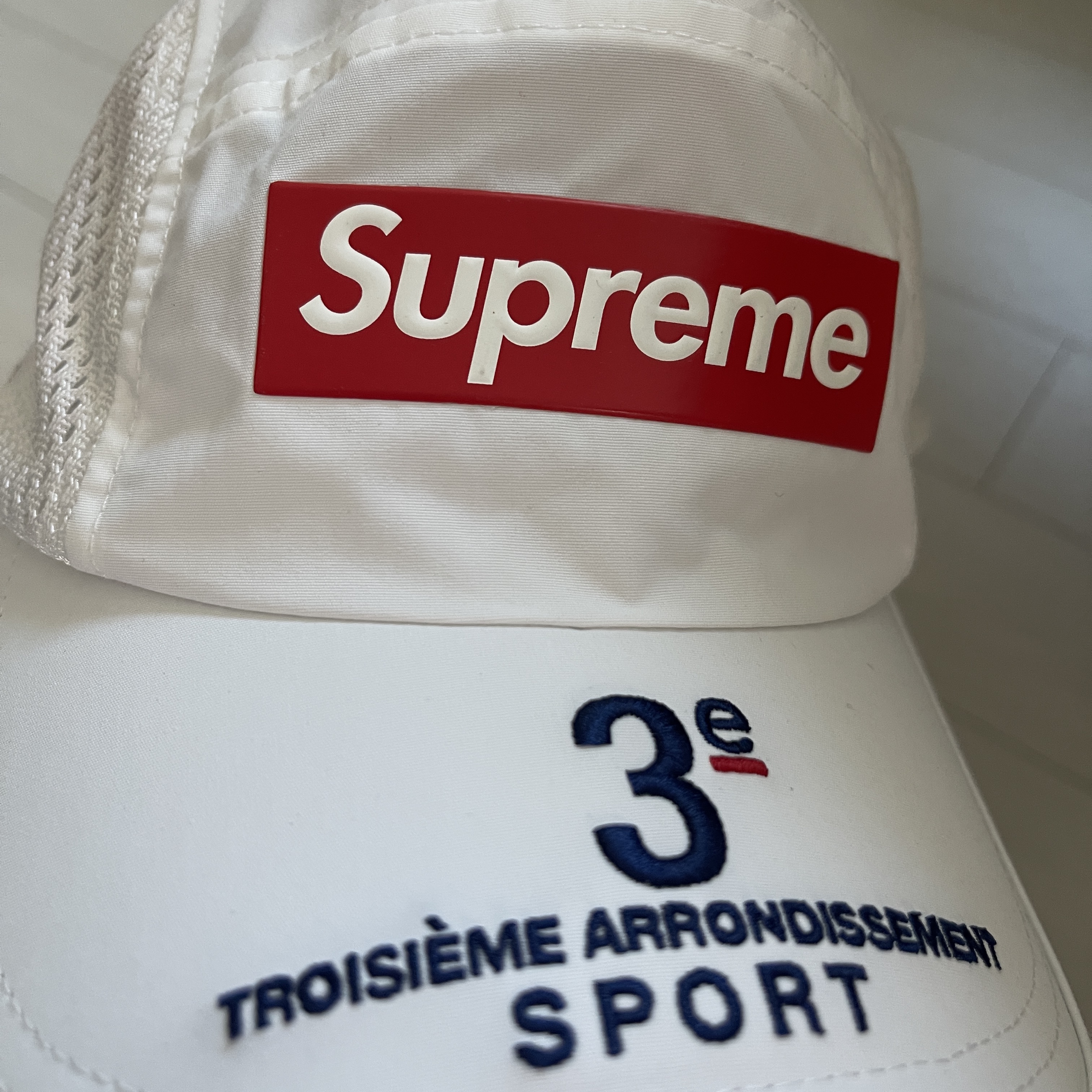 Supreme Mesh Side Panel Camp Cap White - 24SS 착용 스타일