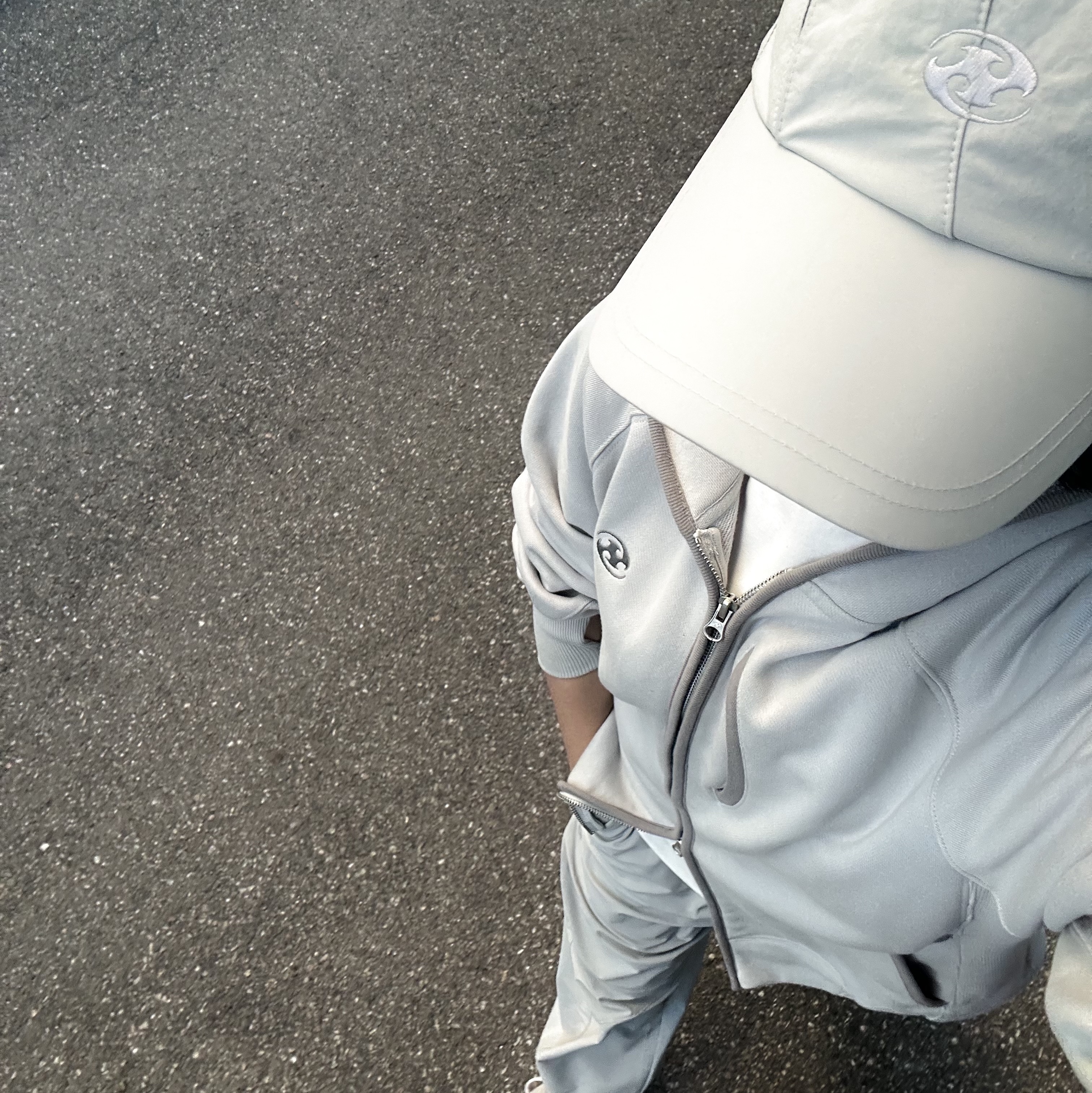 Sansan Gear Wing Cap Grey - 23SS, Sansan Gear Hoodie Zip-Up Grey - 24SS 착용 스타일 - 2