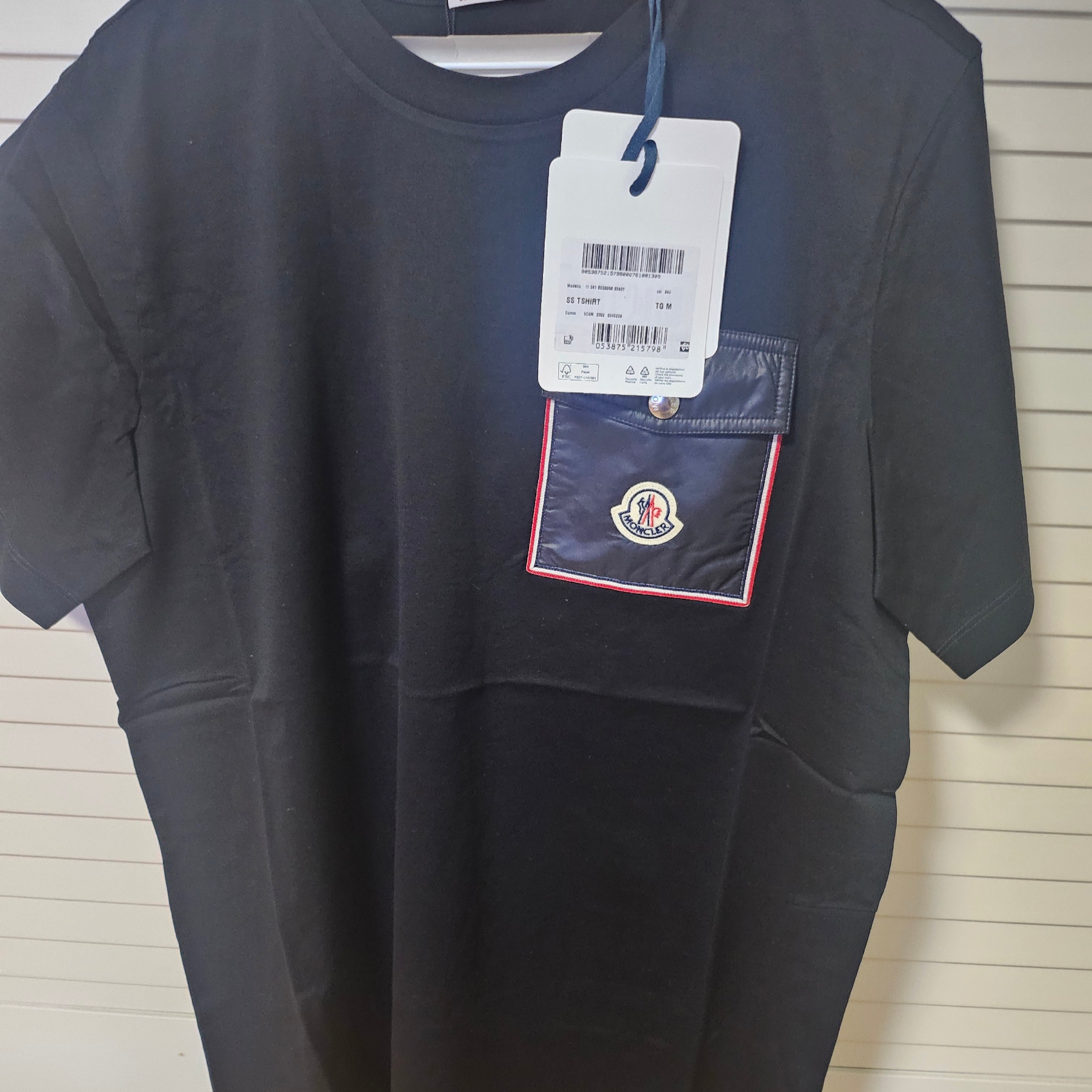 Moncler Pocket T-Shirt Black - 23SS 착용 스타일