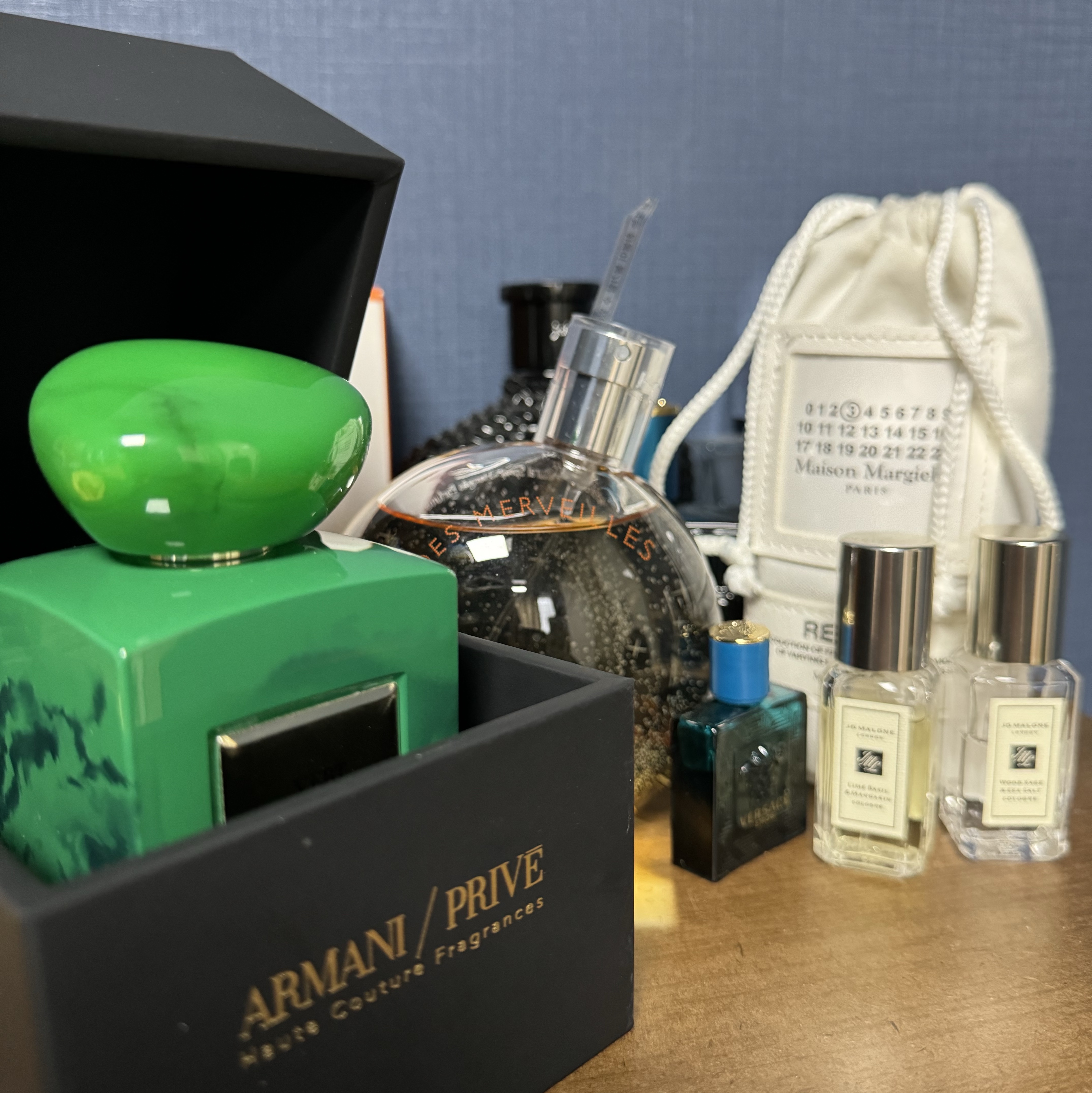 Giorgio Armani Beauty Prive Vert Malachite Eau De Parfum 100ml, Maison Margiela Replica Jazz Club Eau De Toilette 100ml 착용 스타일