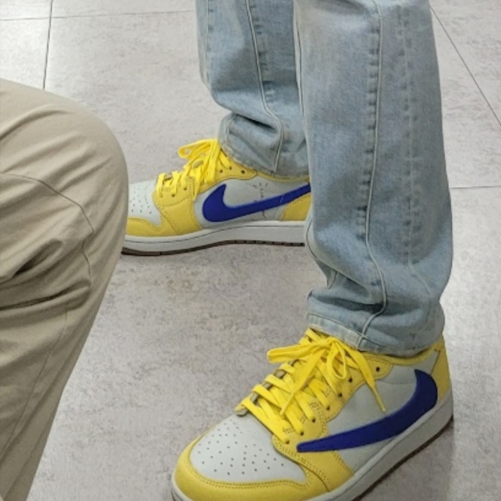 (W) Jordan 1 x Travis Scott Retro Low OG SP Canary 착용 스타일