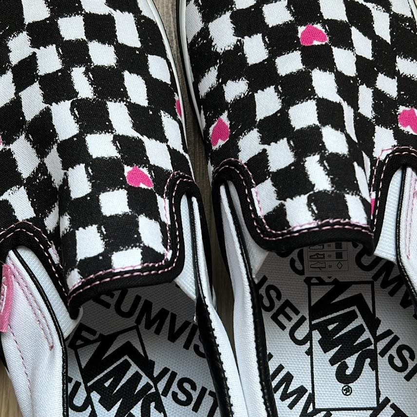 Vans x The Museum Visitor Classic Slip-On Checkerboard Black True White 착용 스타일