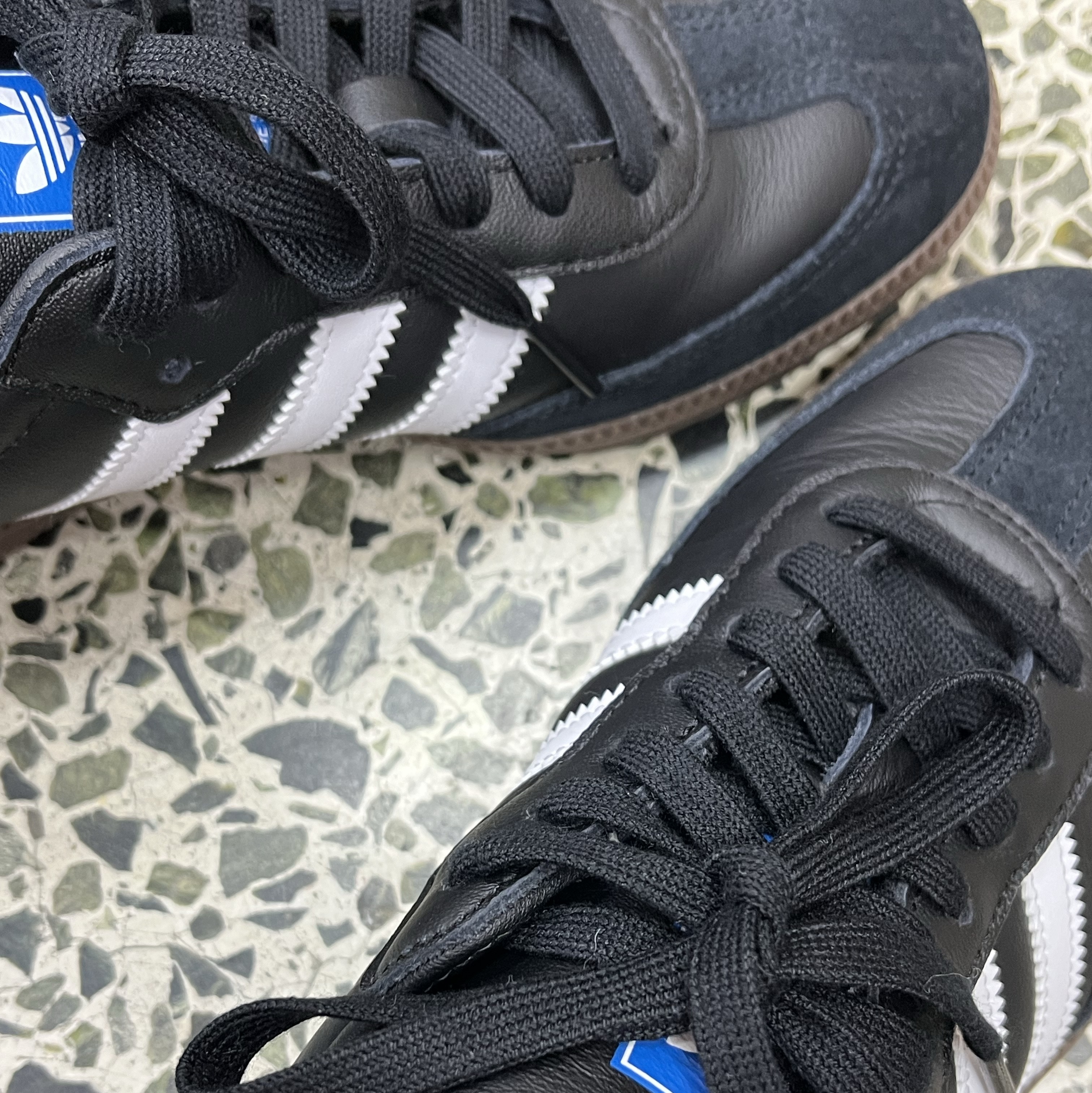 Adidas Samba OG Black White Gum 착용 스타일 - 1