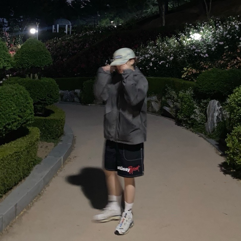 Stussy Wave Dye Beach Shell Jacket Black, Stussy Sport Water Shorts Black 착용 스타일