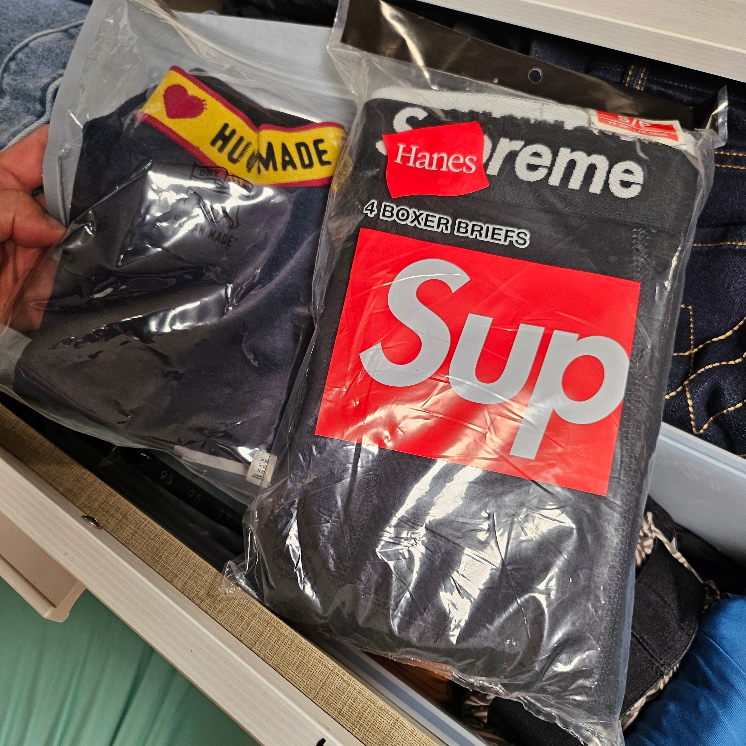 Supreme Frayed Logos Denim Camp Cap Blue - 21SS, Supreme Baggy Denim Short Washed Indigo - 24SS 착용 스타일 - 2