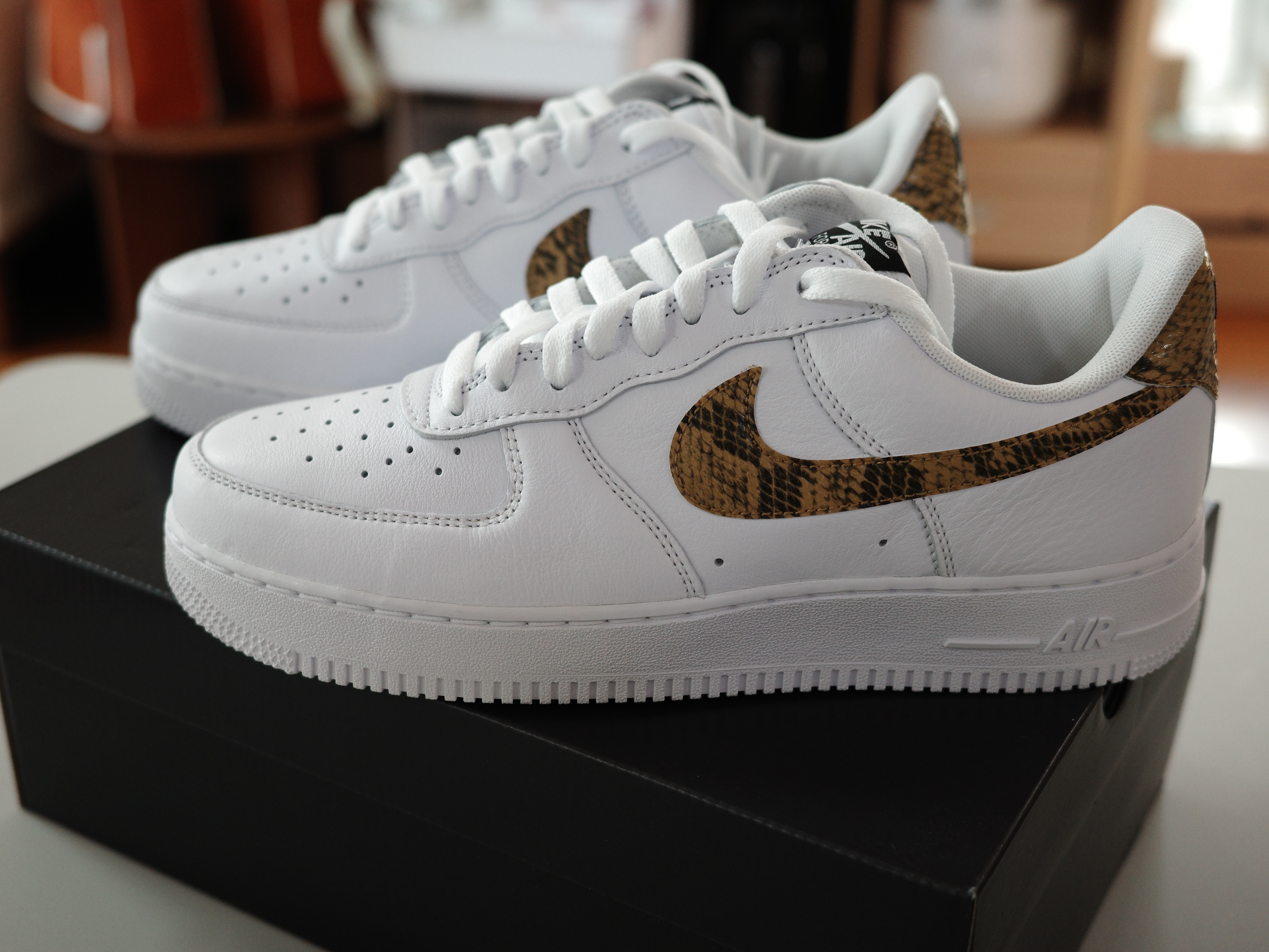 Nike Air Force 1 Low Retro PRM QS Ivory Snake 2024 착용 스타일 - 1