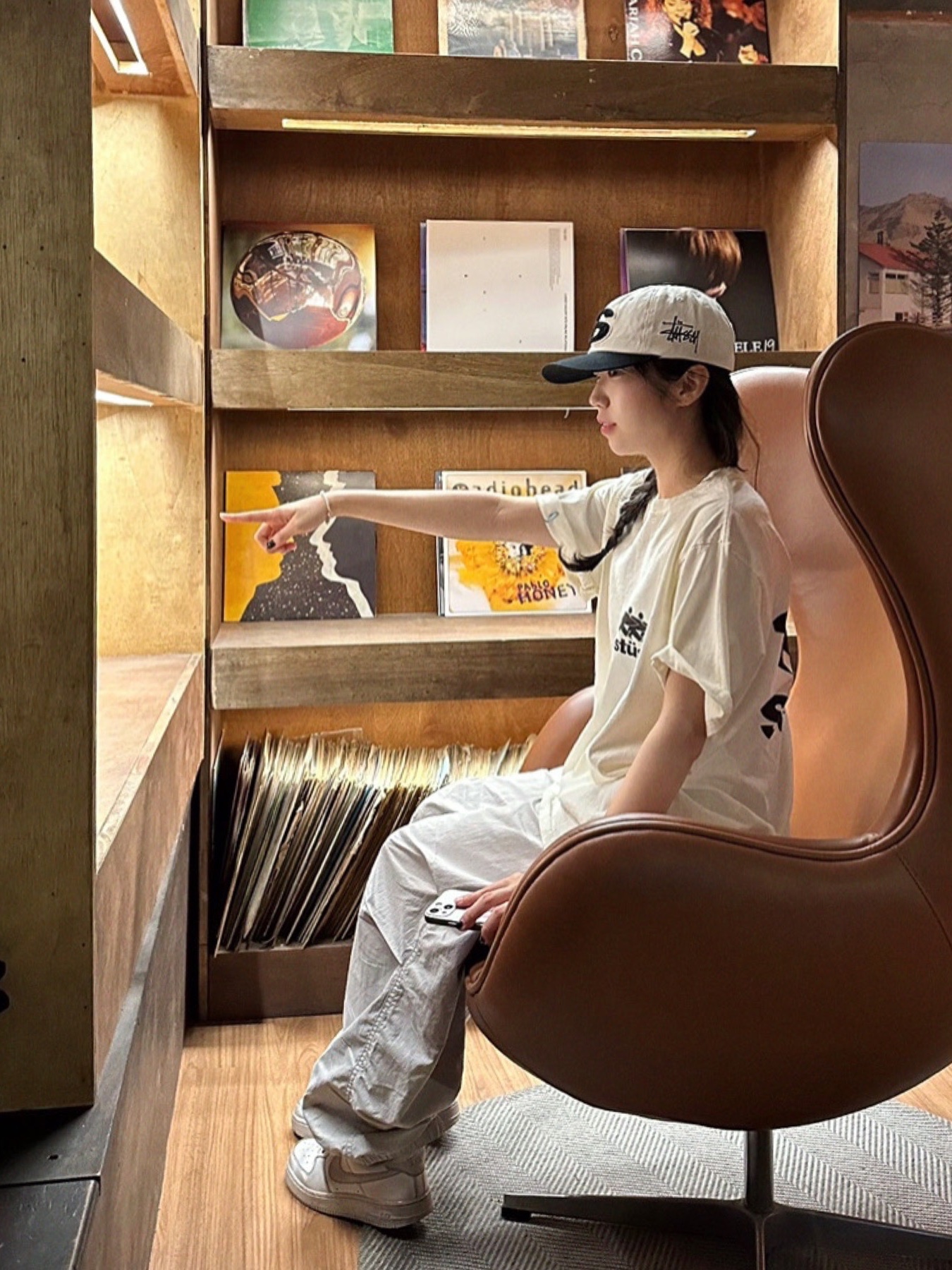 Stussy Chenille S Low Pro Cap Natural, Stussy Surfwalk Pigment Dyed T-Shirt Natural 착용 스타일 - 2