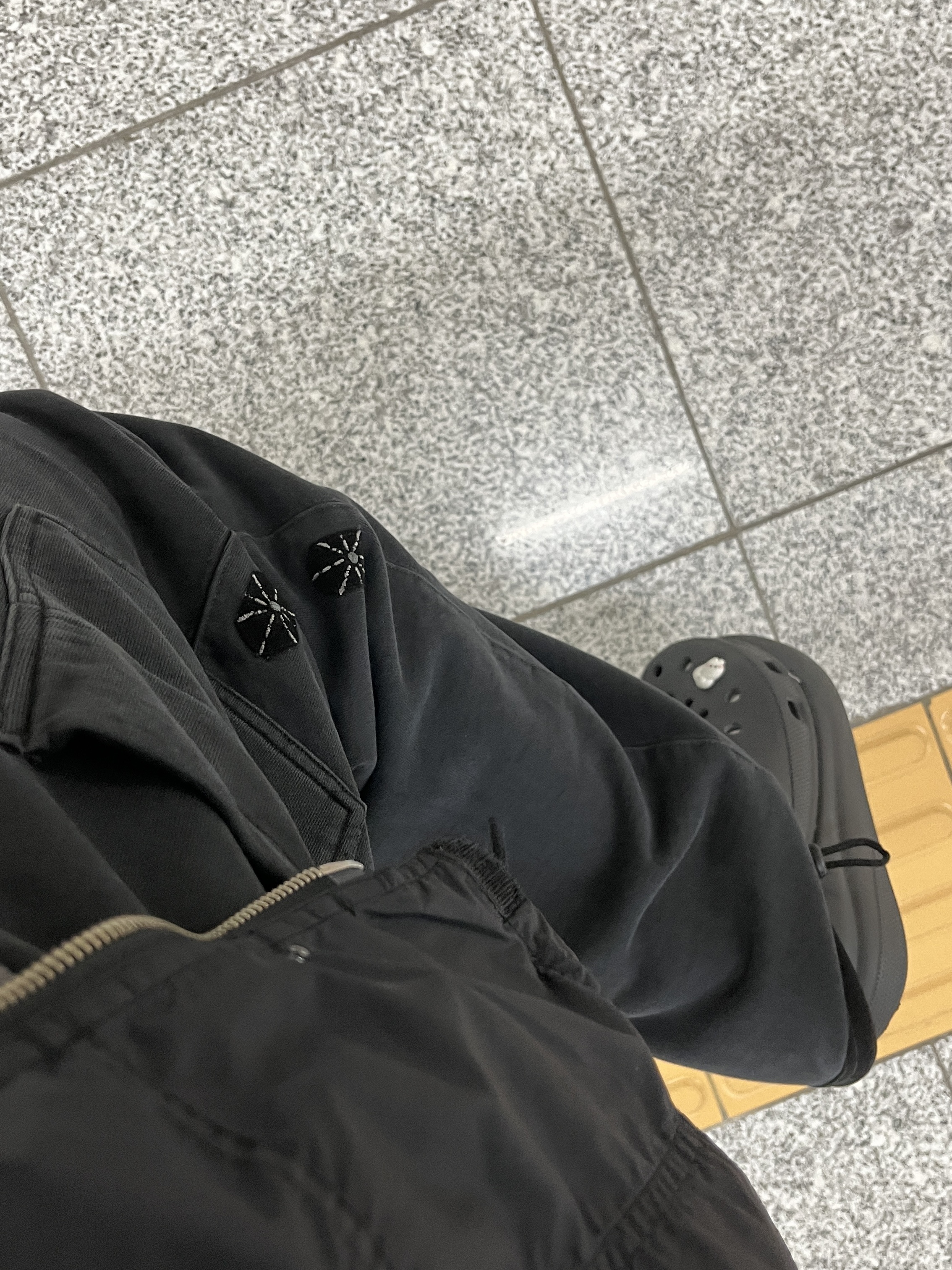 Polyteru 1011 Side Cargo Sweatpants Washed Green - 24SS, Polyteru Human Index Index Track Pants Black/White 착용 스타일 - 2
