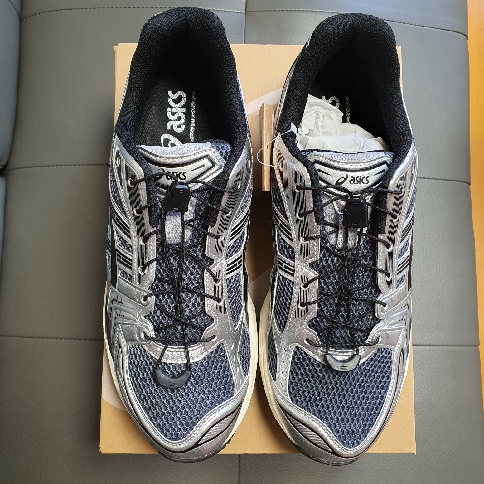 Asics Unlimited Gel-Kayano 14 Carrier Grey Black 착용 스타일