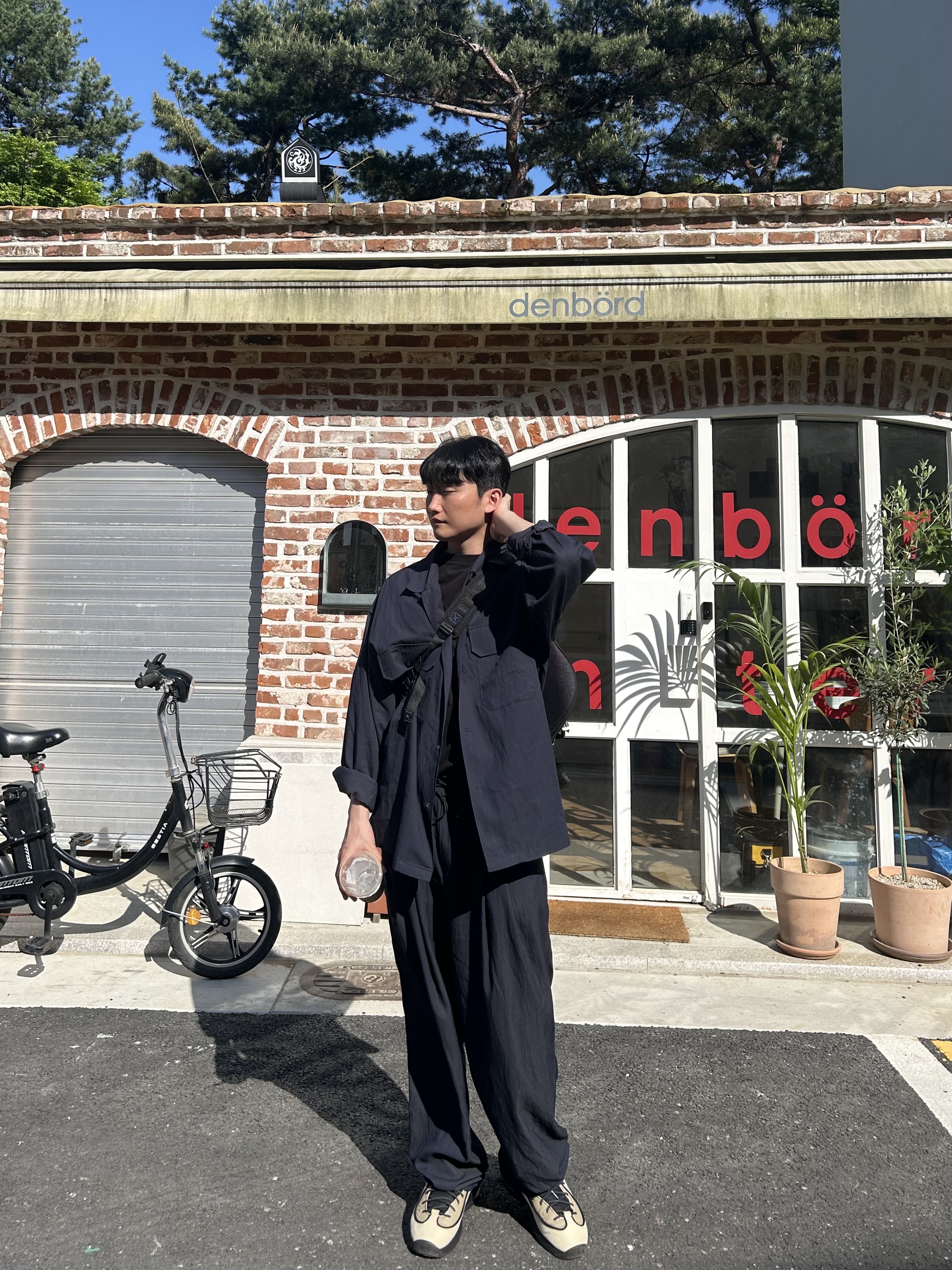 Ader Error x Eastpak Up-Down Sling Black, Nike x Stussy Air Penny II Rattan and Limestone 착용 스타일 - 5