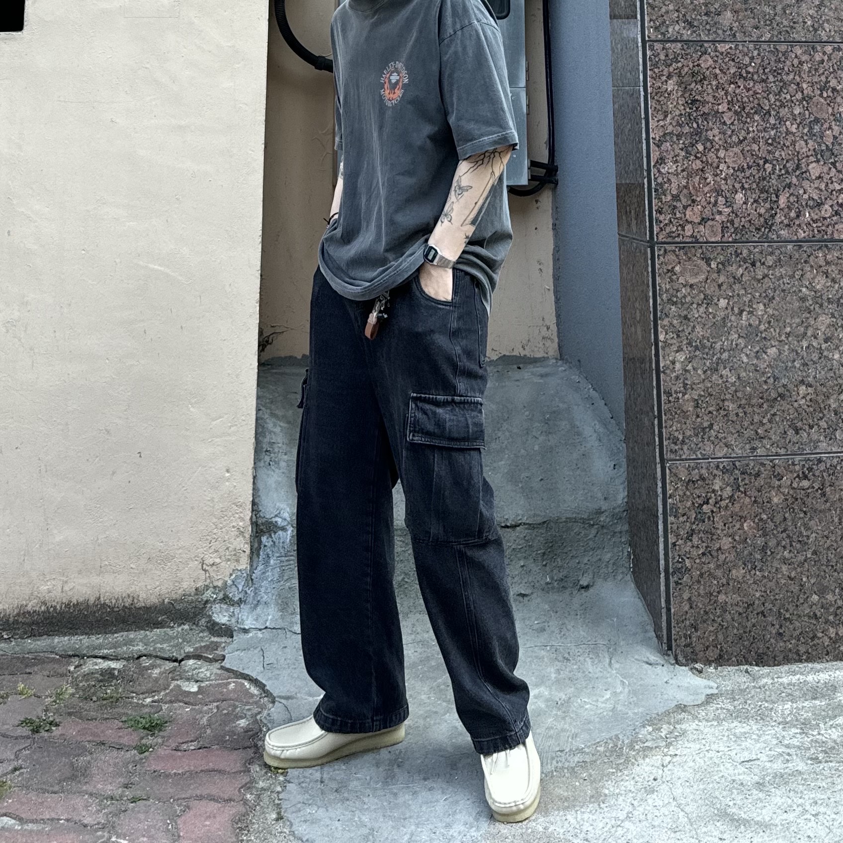 Clarks x Supreme Patent Leather Wallabee Cream 착용 스타일 - 2