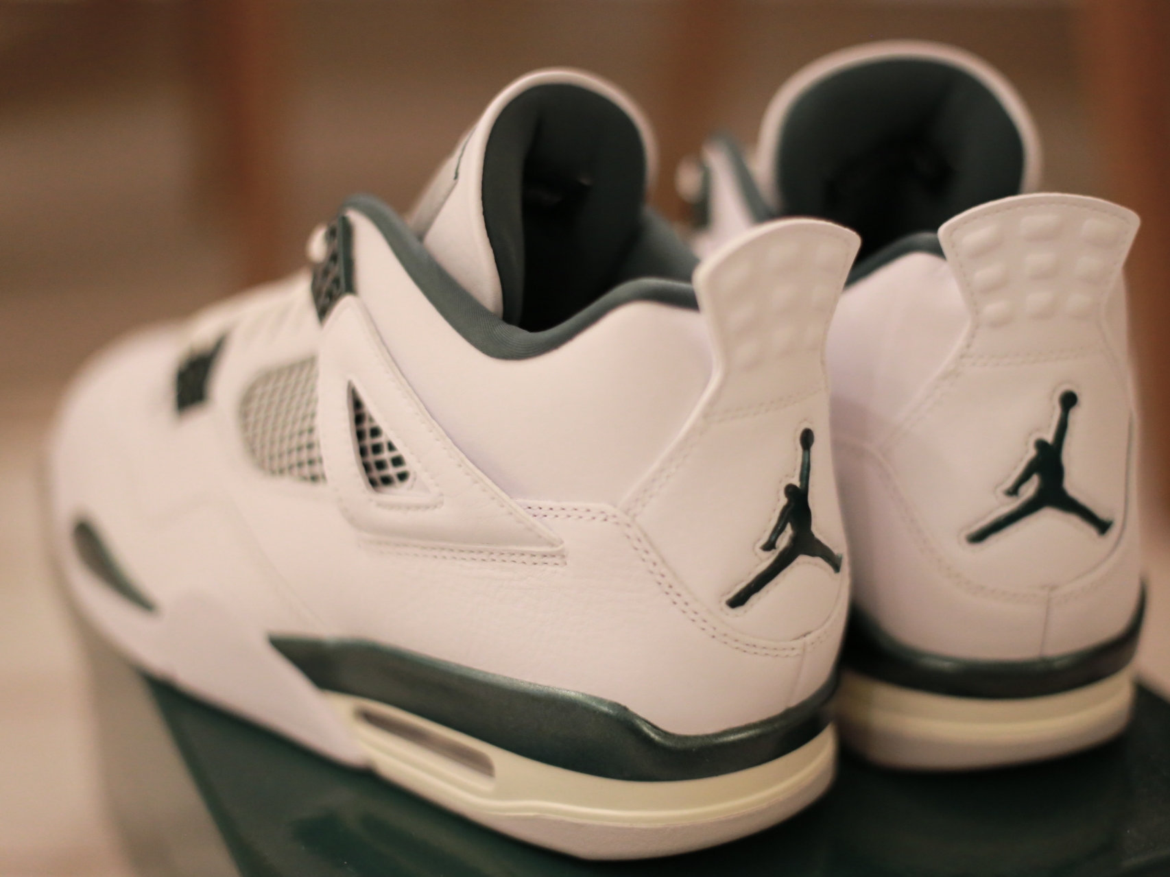 Jordan 4 Retro Oxidized Green 착용 스타일 - 3