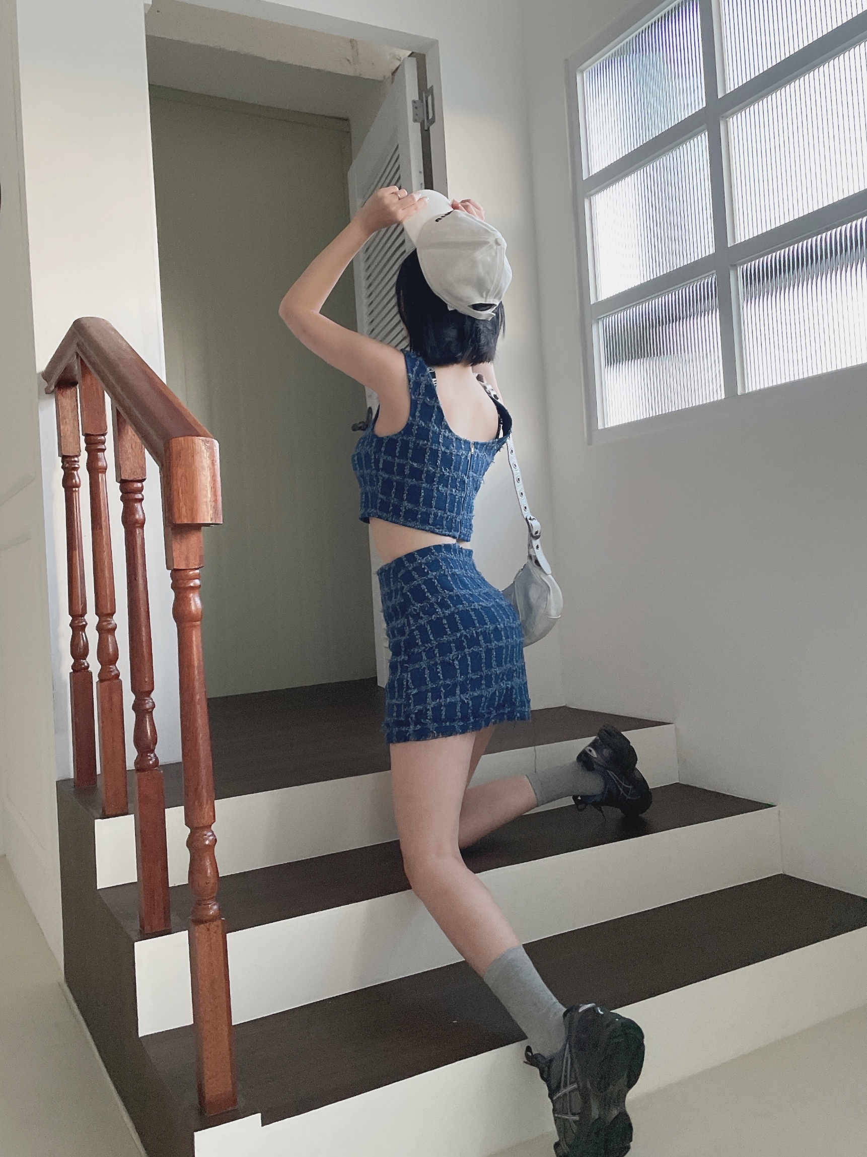 (W) Miu Miu Drill Baseball Cap White Black, Asics UB6-S GT-2160 Grey Floss Brown Storm 착용 스타일 - 2