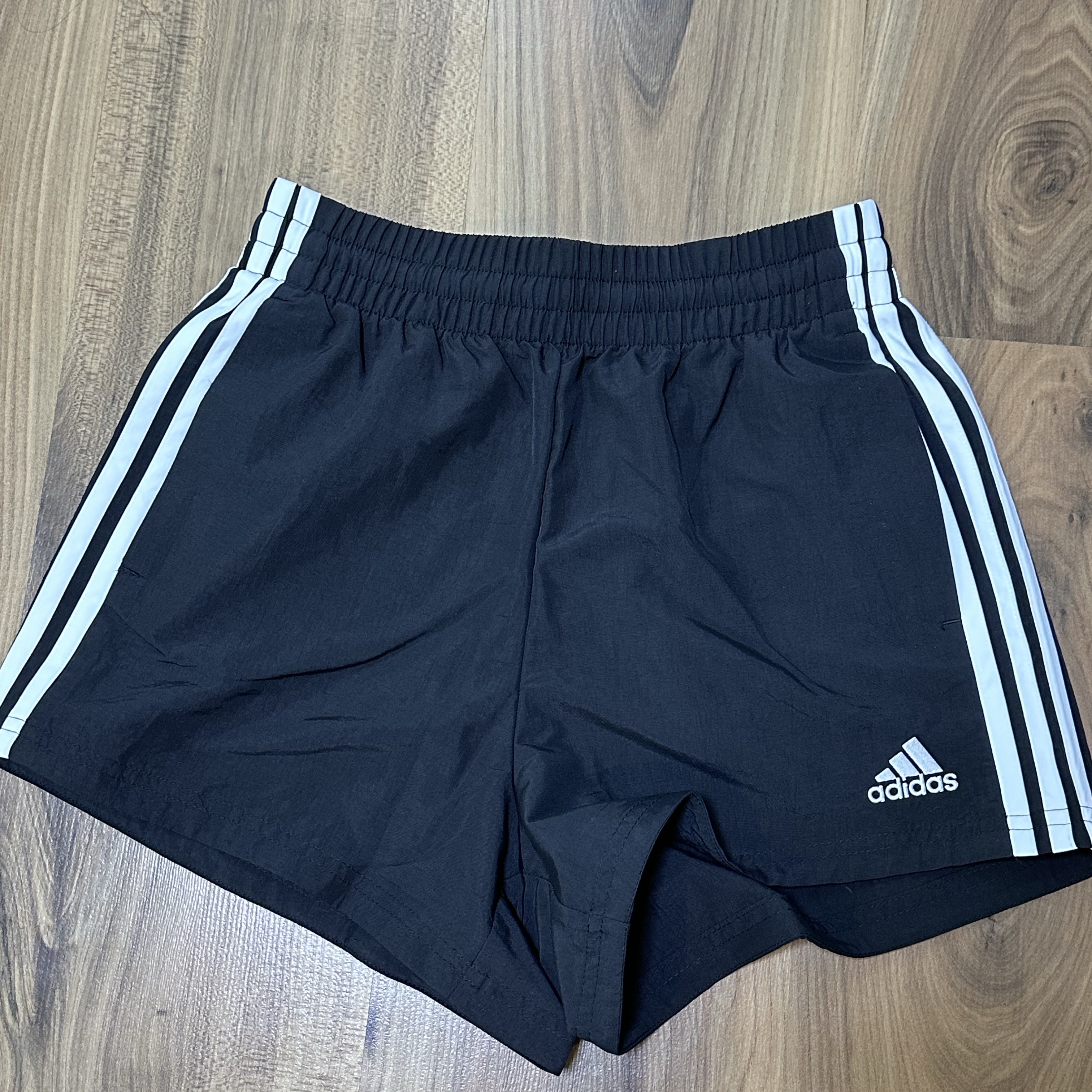 (W) Adidas 3-Stripes Woven Shorts Black - KR Sizing 착용 스타일