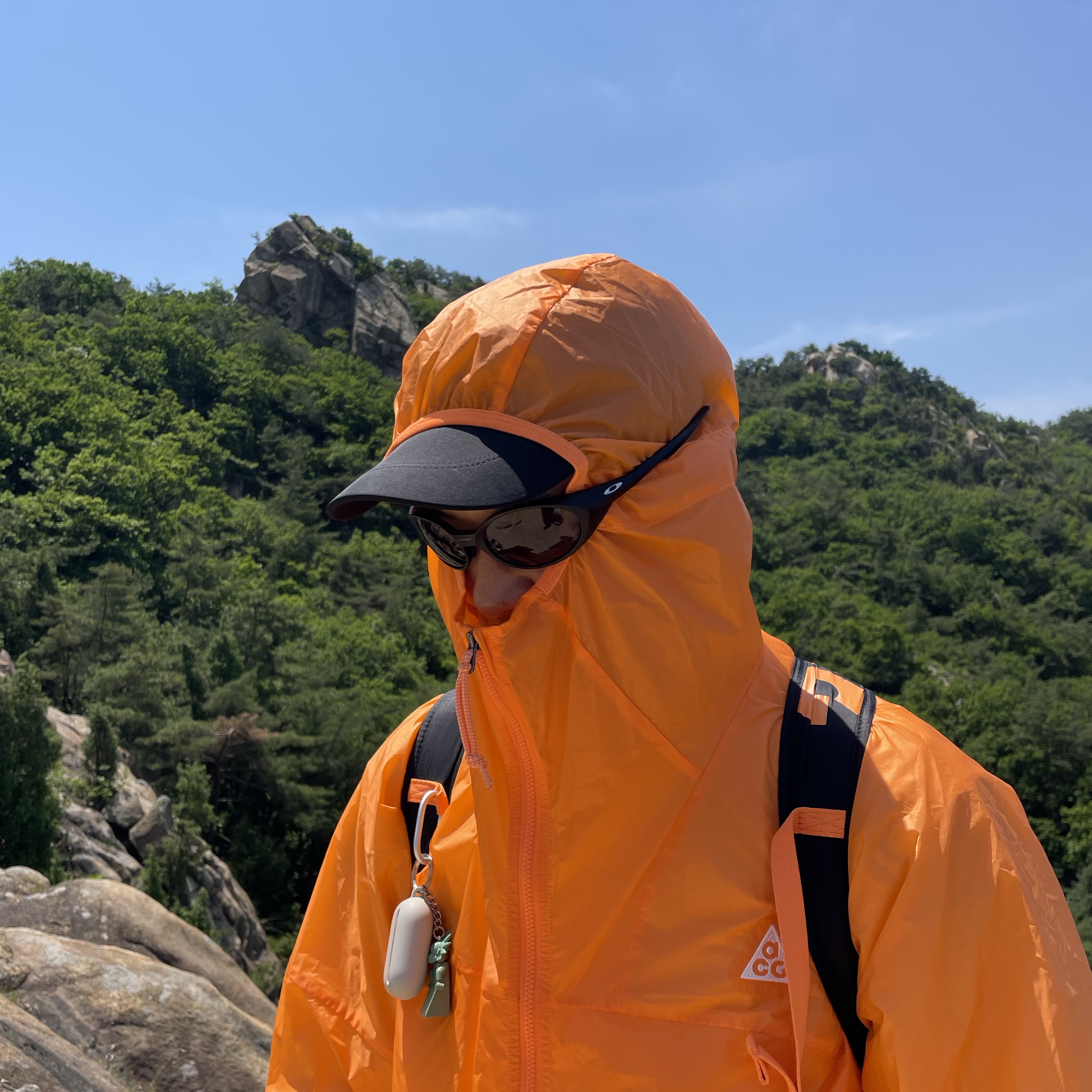 Nike NRG ACG Tailwind Cap Black, Nike ACG Windproof Cinder Cone Jacket Bright Mandarin - Asia 착용 스타일