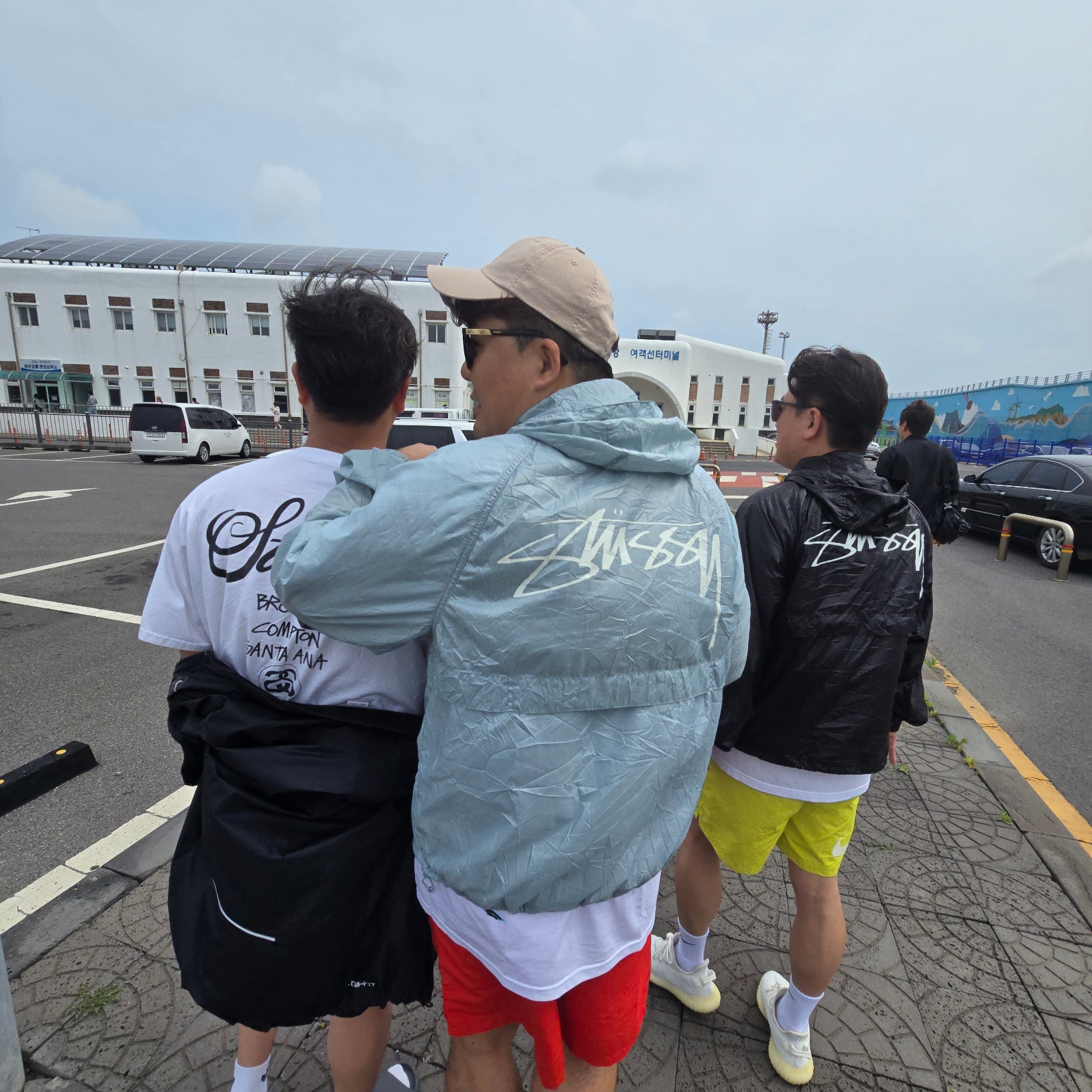 Stussy Stock Water Shorts Bright Red, Stussy Beach Shell Wrinkled Nylon Jacket Slate 착용 스타일 - 1