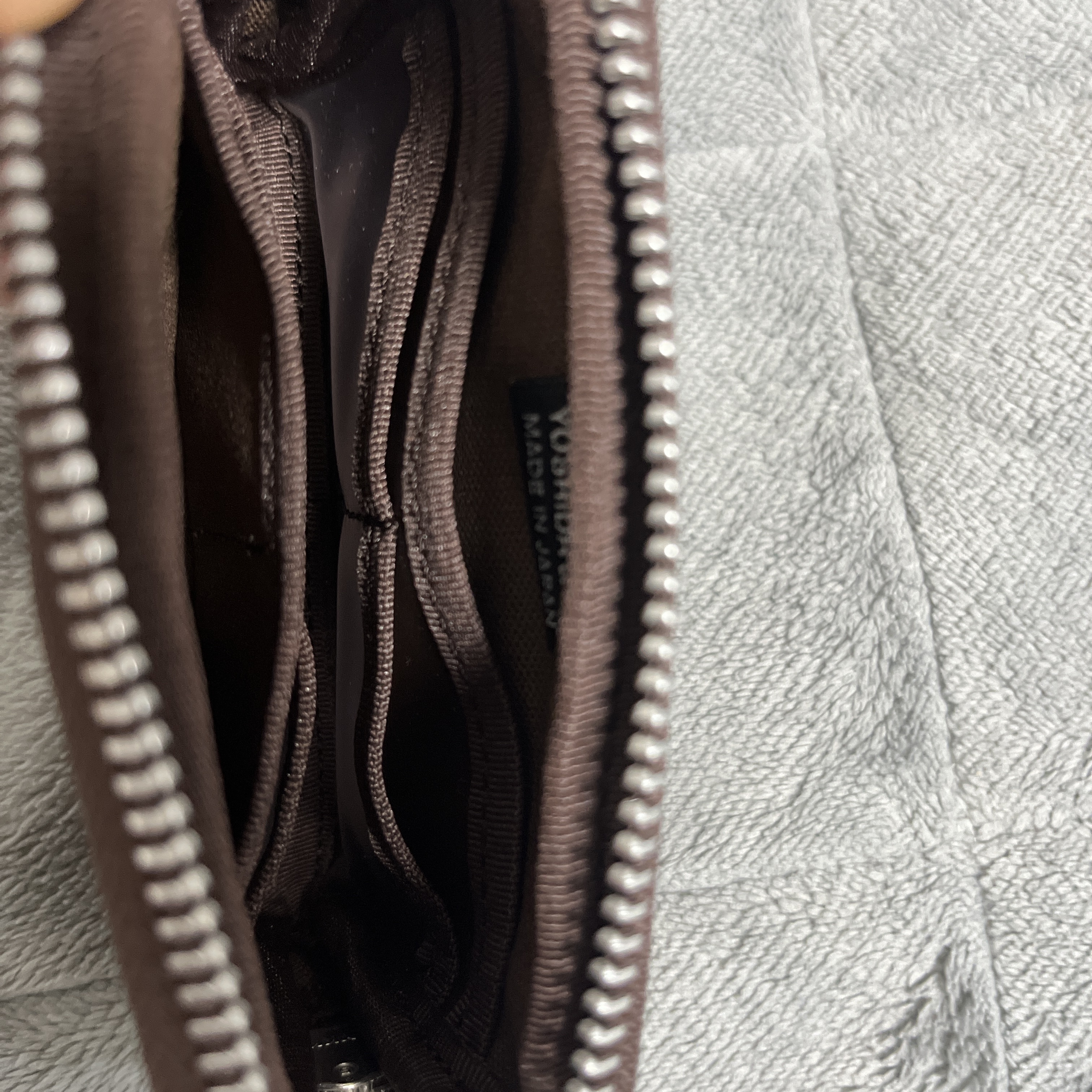 Porter Freestyle Multi Coin Case Brown 착용 스타일 - 2