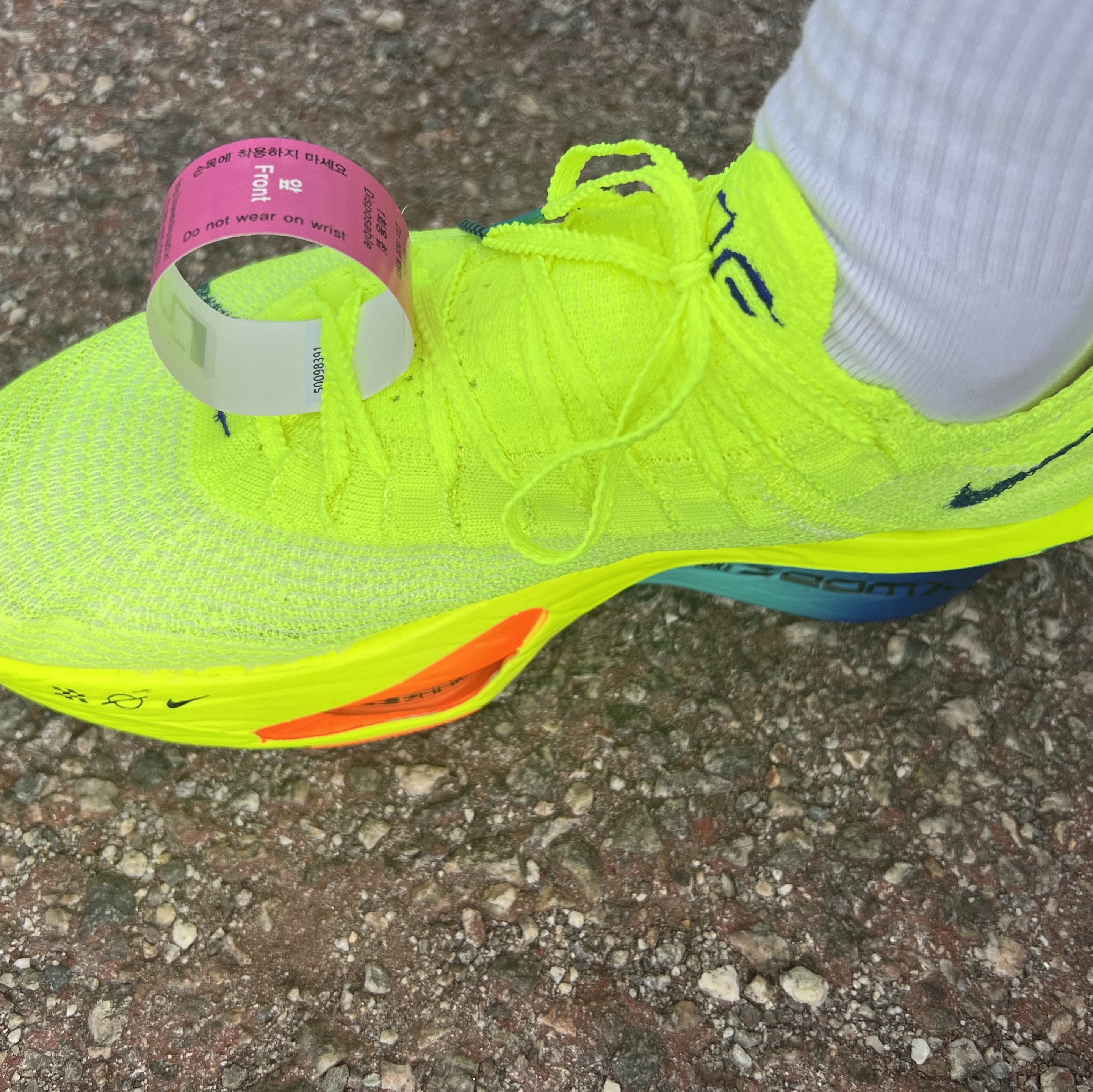 Nike Air Zoom Alphafly Next% 3 Volt 착용 스타일 - 2