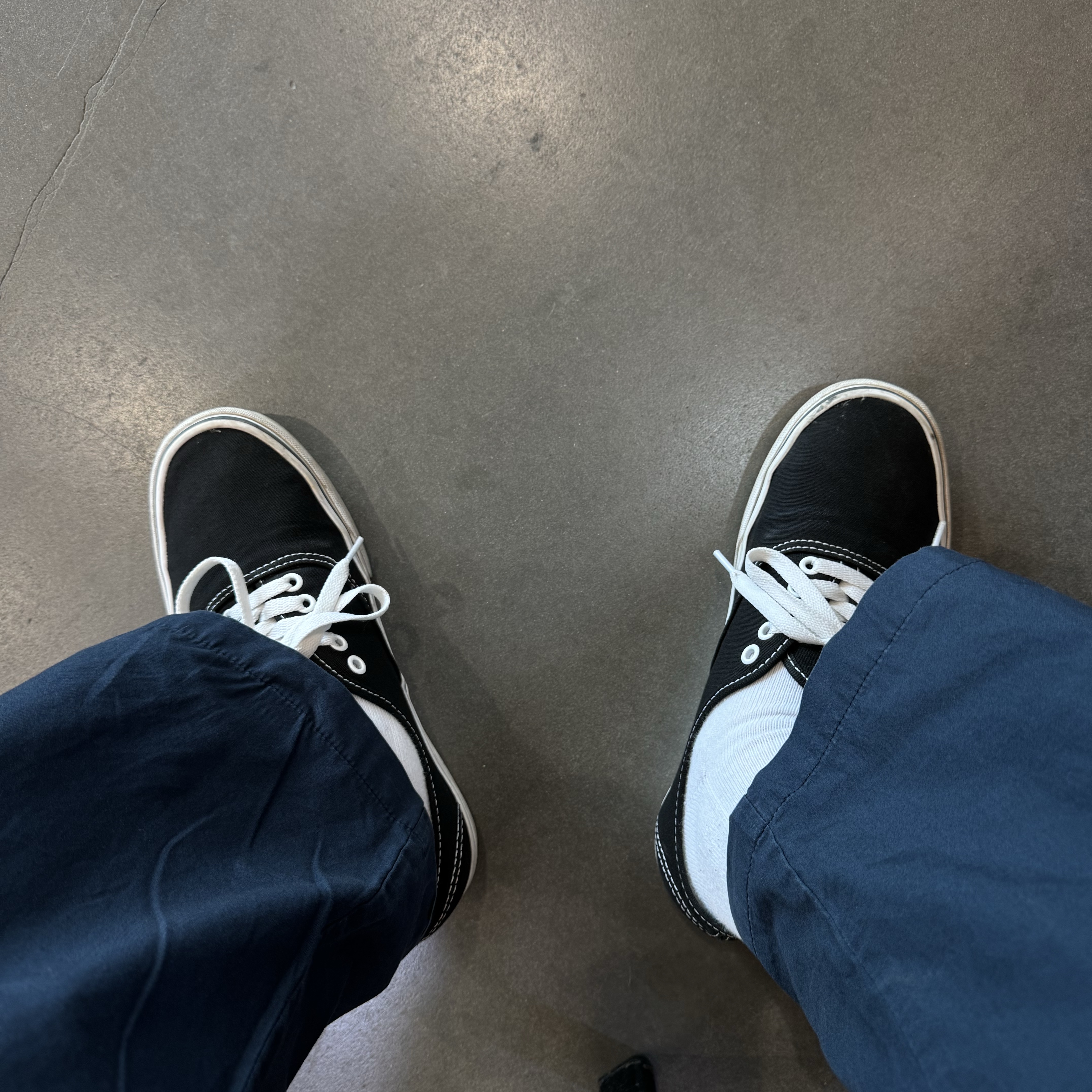 Vans Authentic Black White 착용 스타일