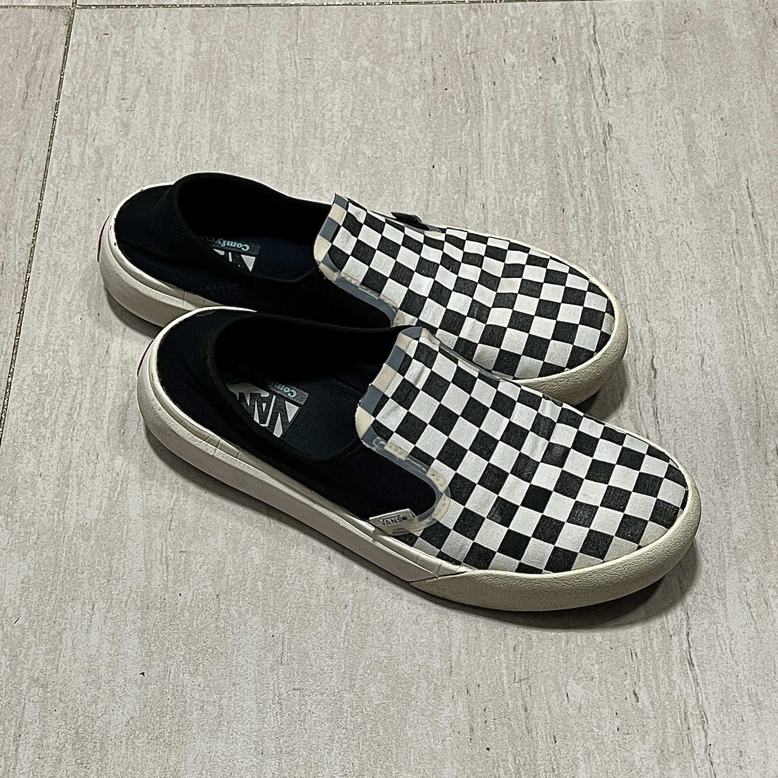 Vans Checkerboard Comfycush One Black 착용 스타일