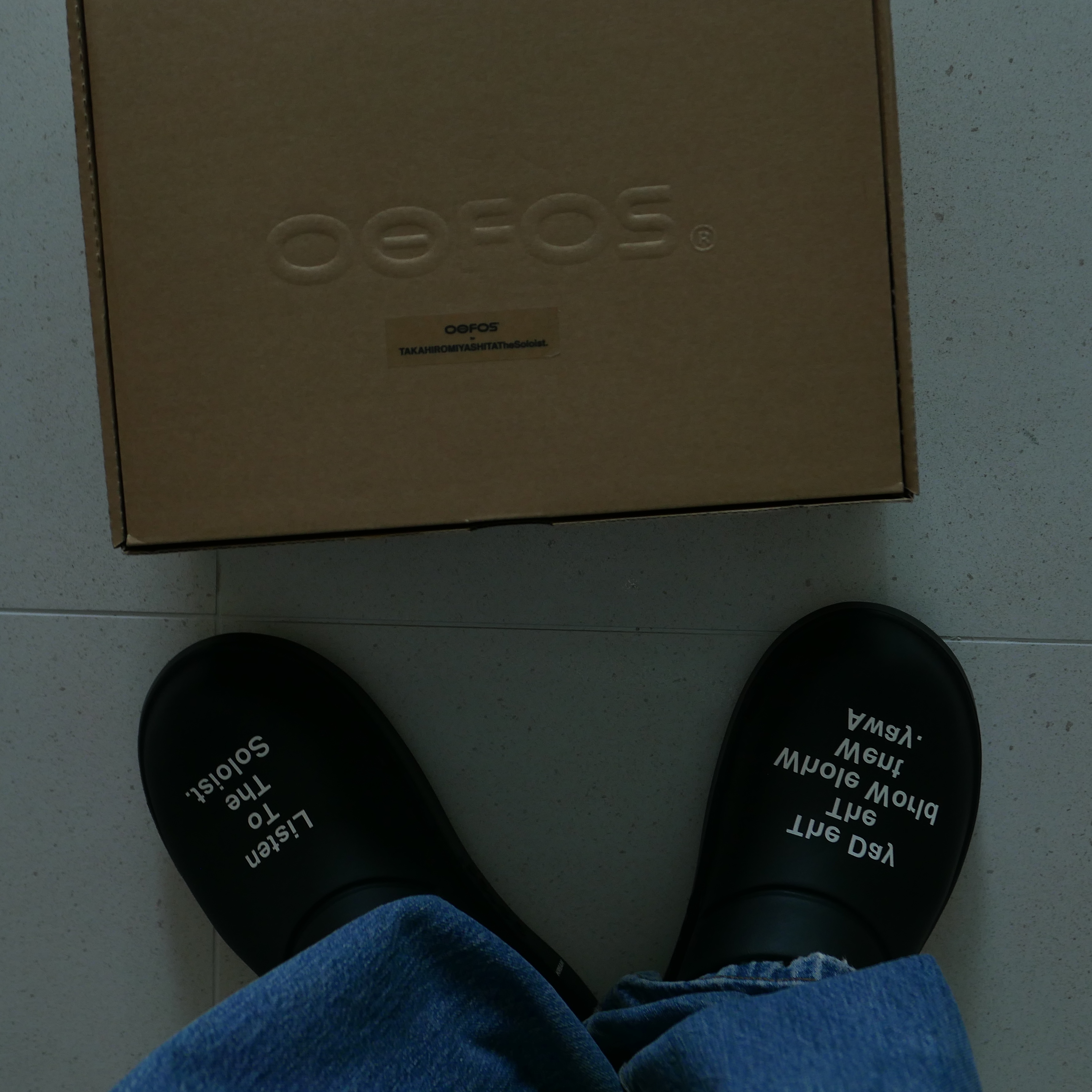 Oofos x Takahiromiyashita The Soloist The Day The Whole World Went Away Clog Black 착용 스타일