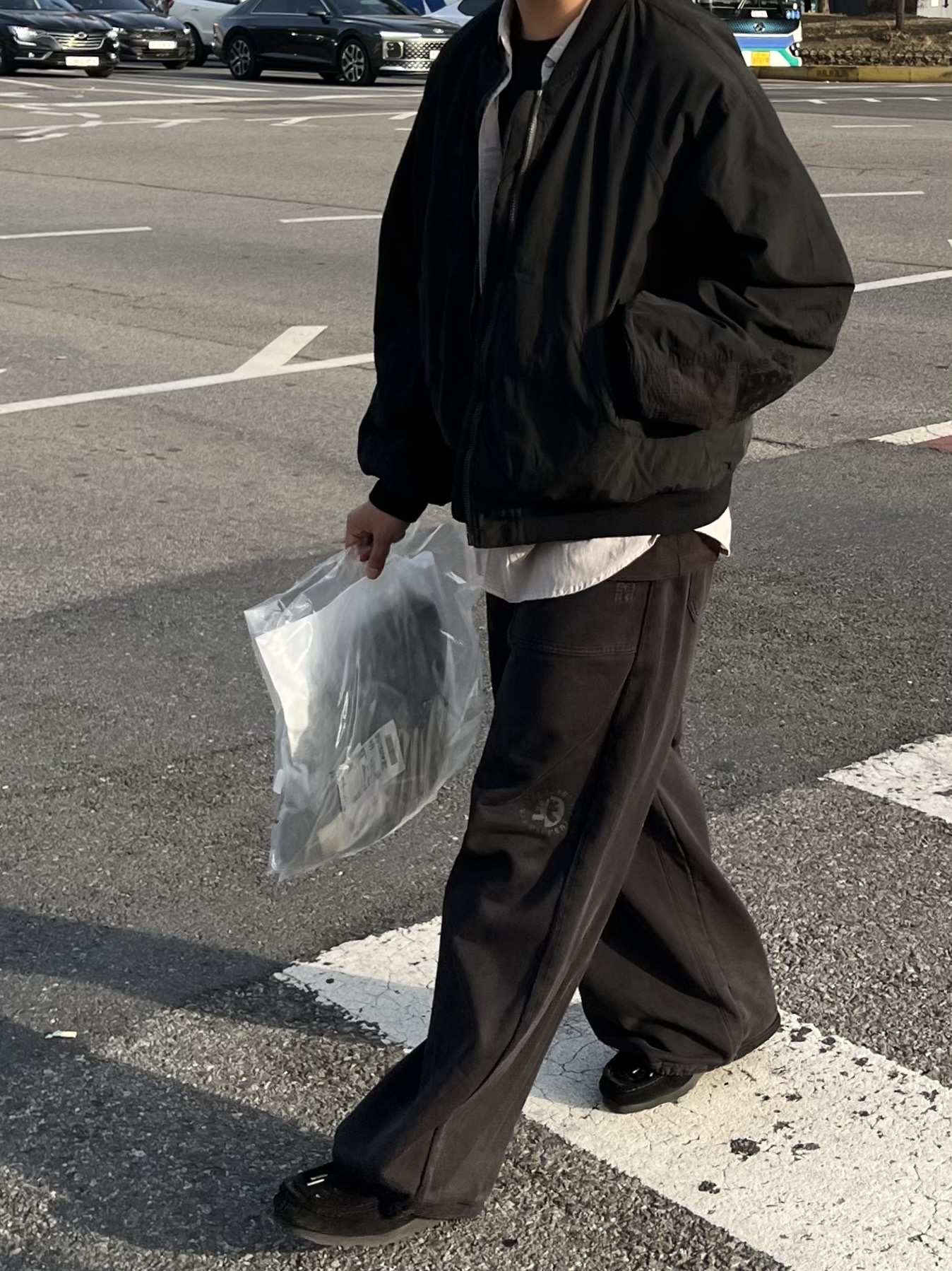 Polyteru 1011 Reversible Patched MA-1 Washed Black (Dyed Mud), Polyteru Tenco Loosed Shirt 2.0 Washed Gray 착용 스타일 - 3
