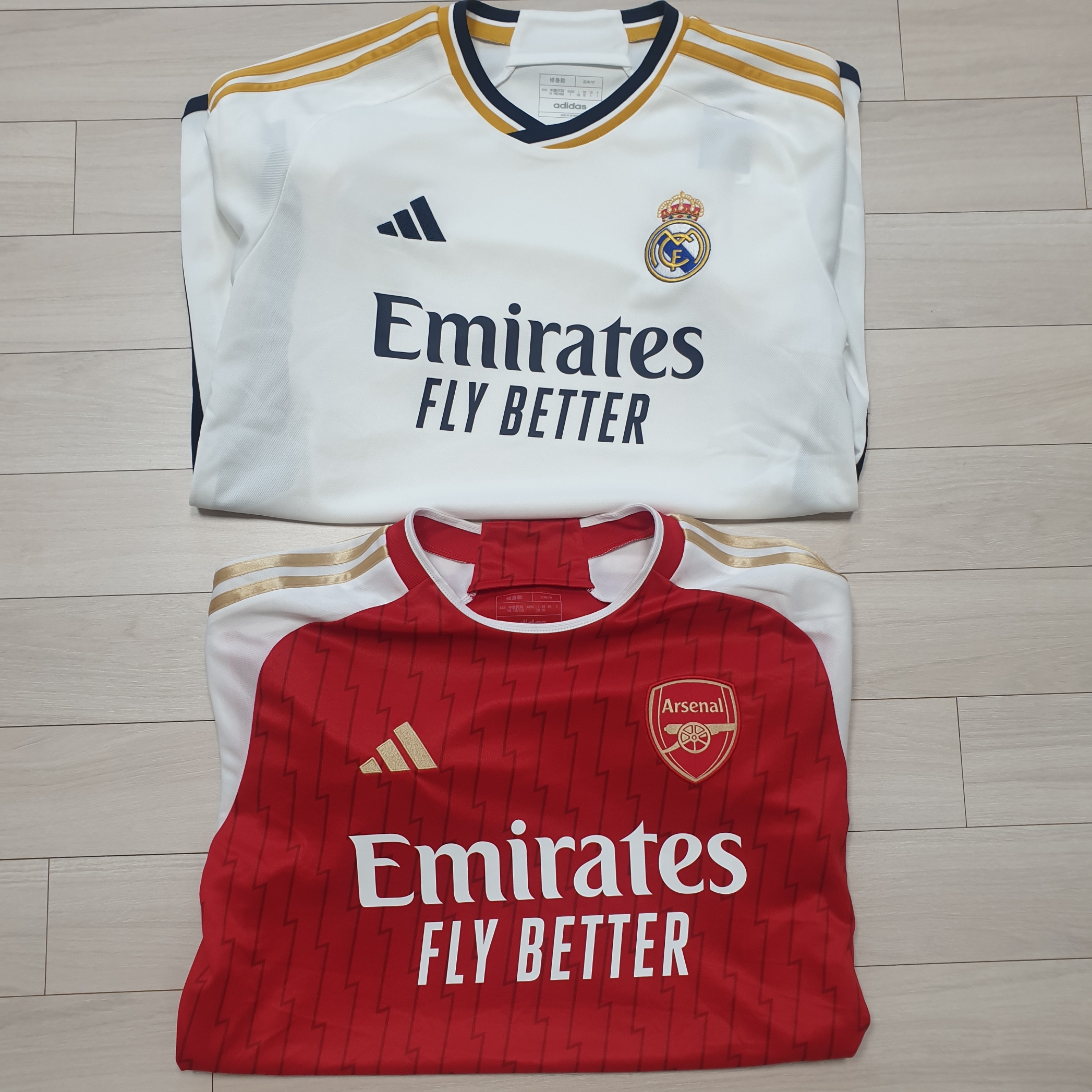 Adidas Manchester United 1988/90 Jersey Collegiate Royal - US Sizing, Puma AC Milan 2023/24 Home Jersey For All Time Red (Non Marking Ver.) 착용 스타일 - 6