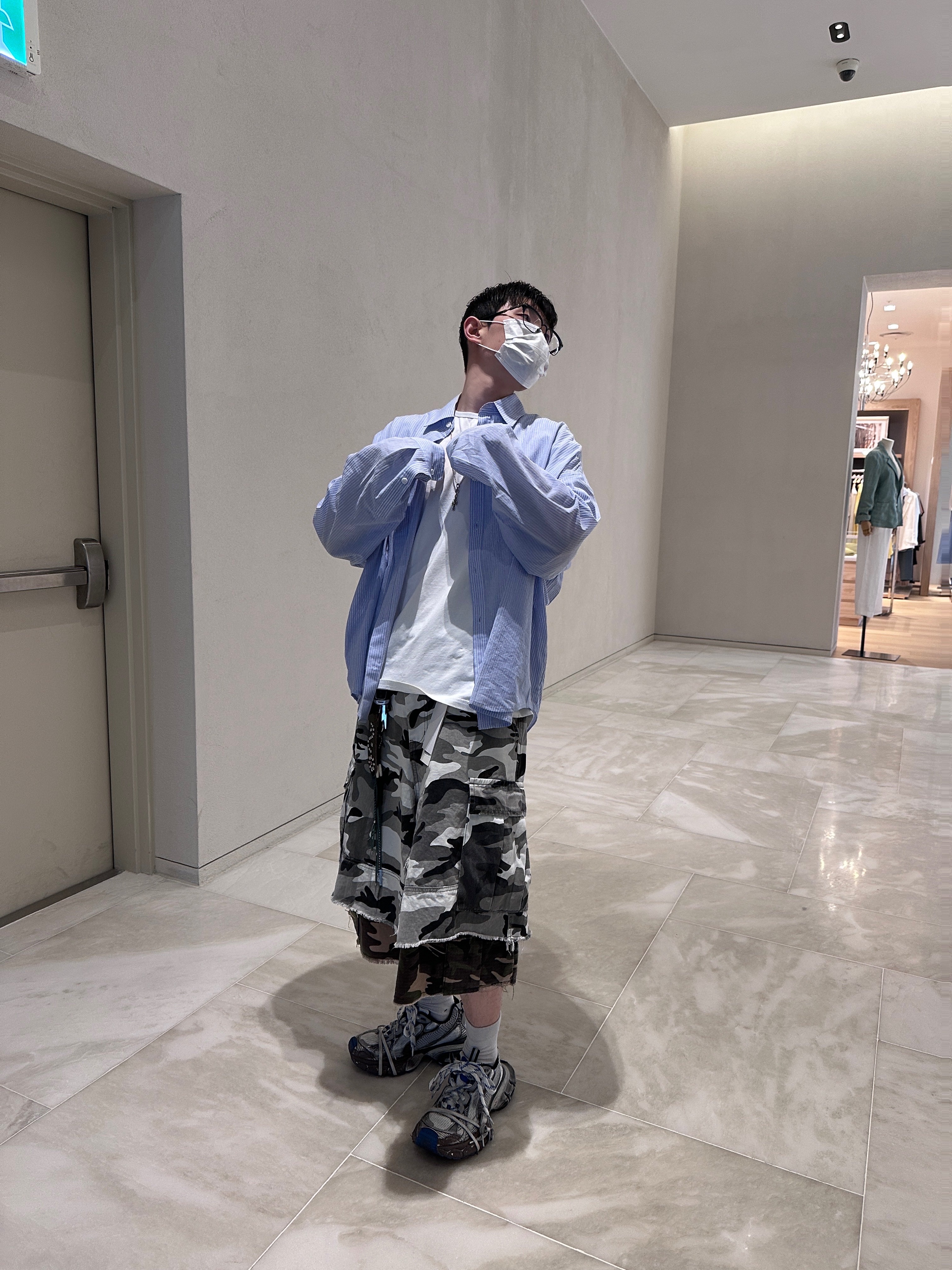 Project G/R x MFM333. Layered Skirt Camo Cargo Shorts Multi Camo, Nonnod Flexible String Stripe Shirt Japanese Sky Blue 착용 스타일 - 4